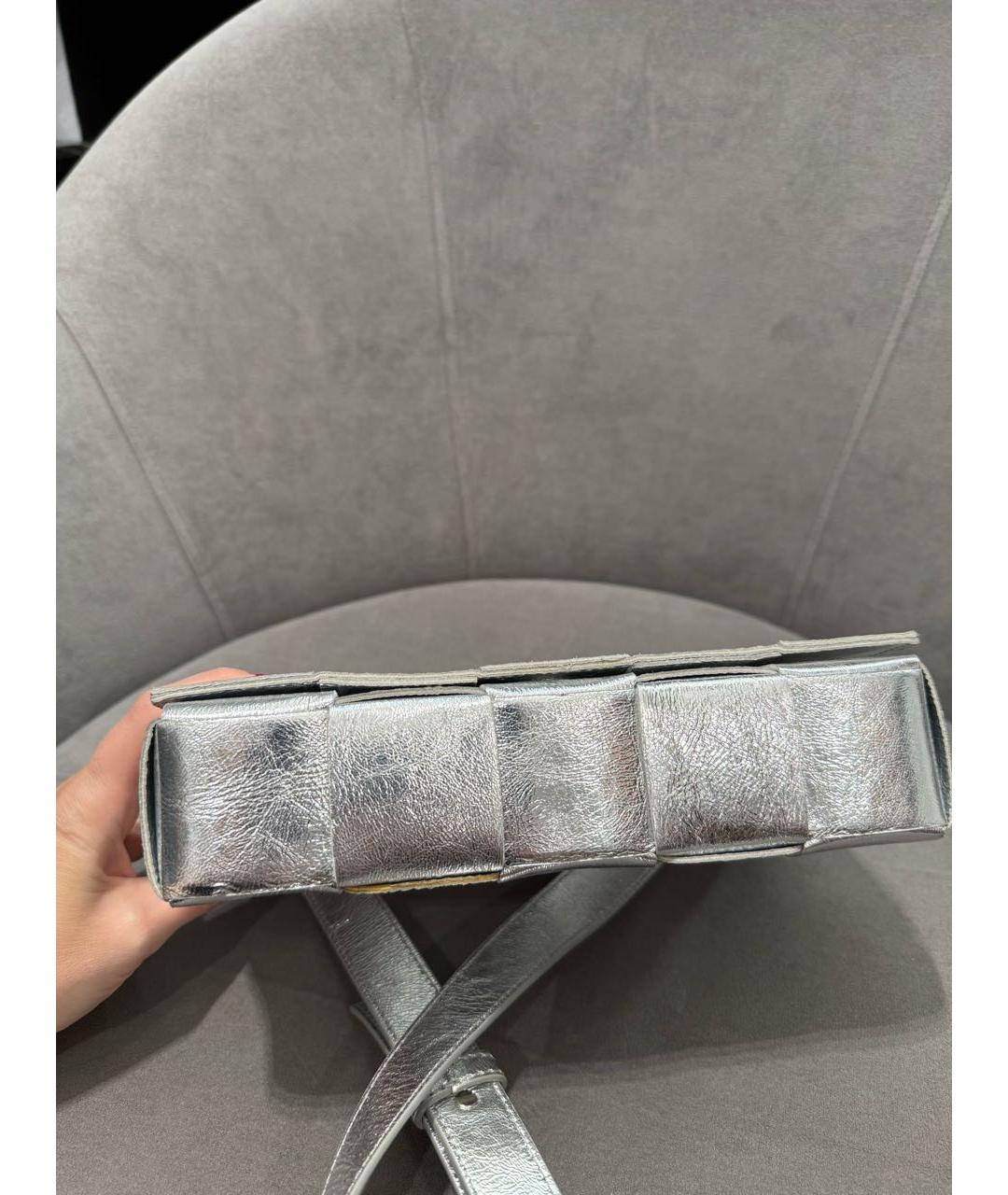 BOTTEGA VENETA Серебряная кожаная сумка через плечо, фото 4