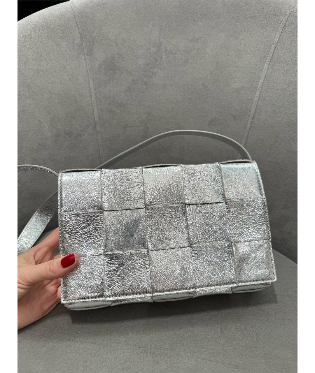 BOTTEGA VENETA Серебряная кожаная сумка через плечо, фото 2