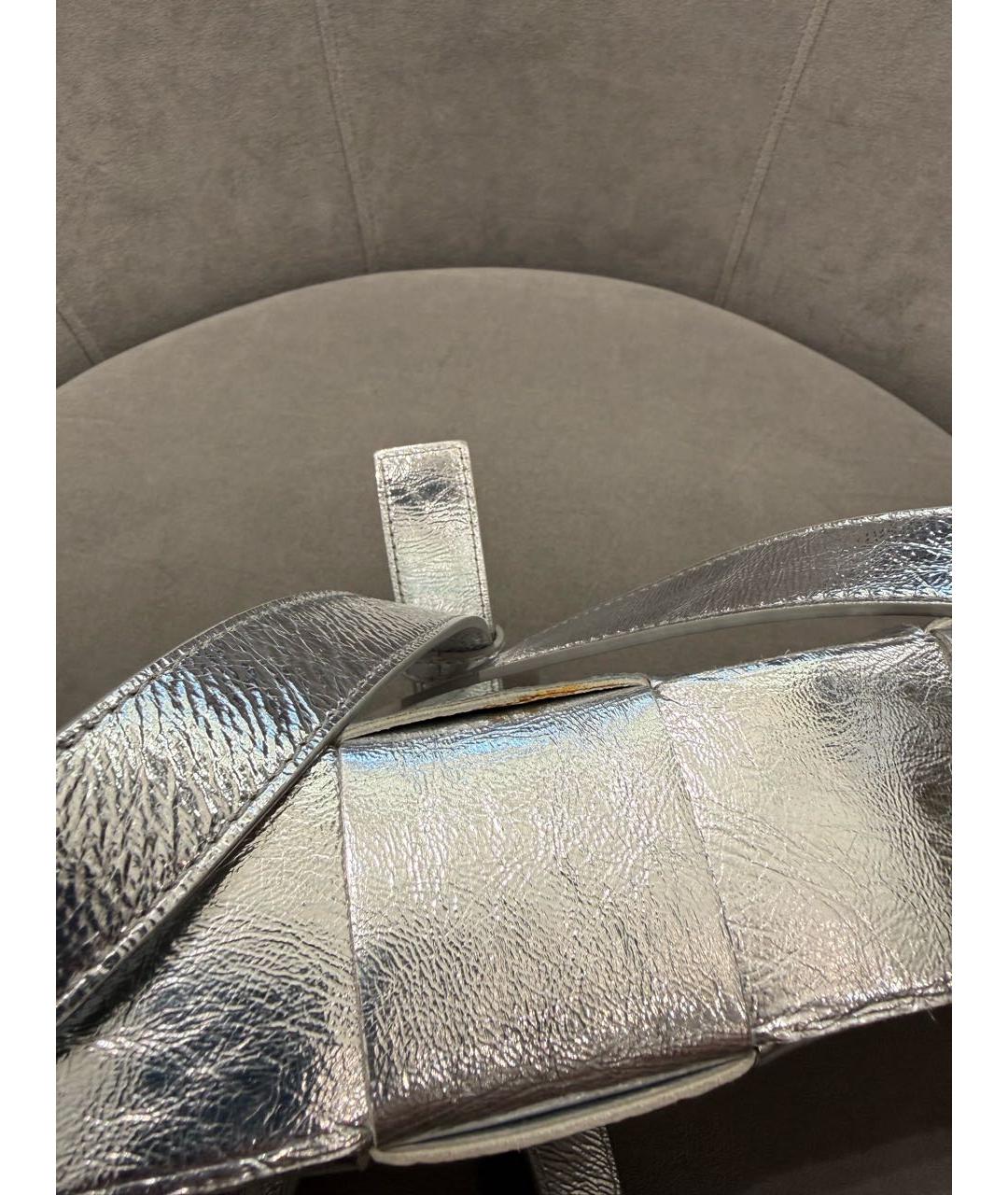 BOTTEGA VENETA Серебряная кожаная сумка через плечо, фото 5