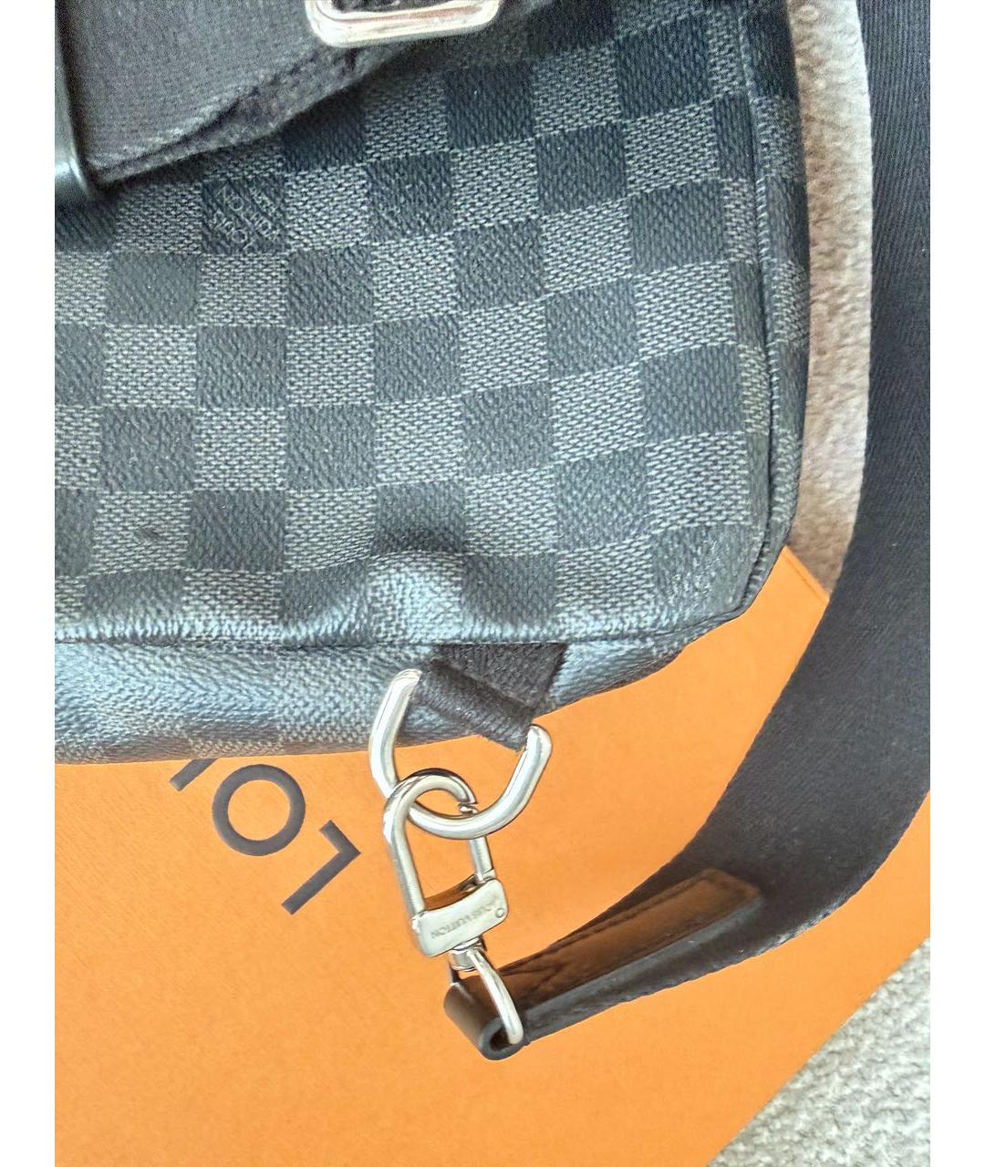 LOUIS VUITTON Черная кожаная поясная сумка, фото 4