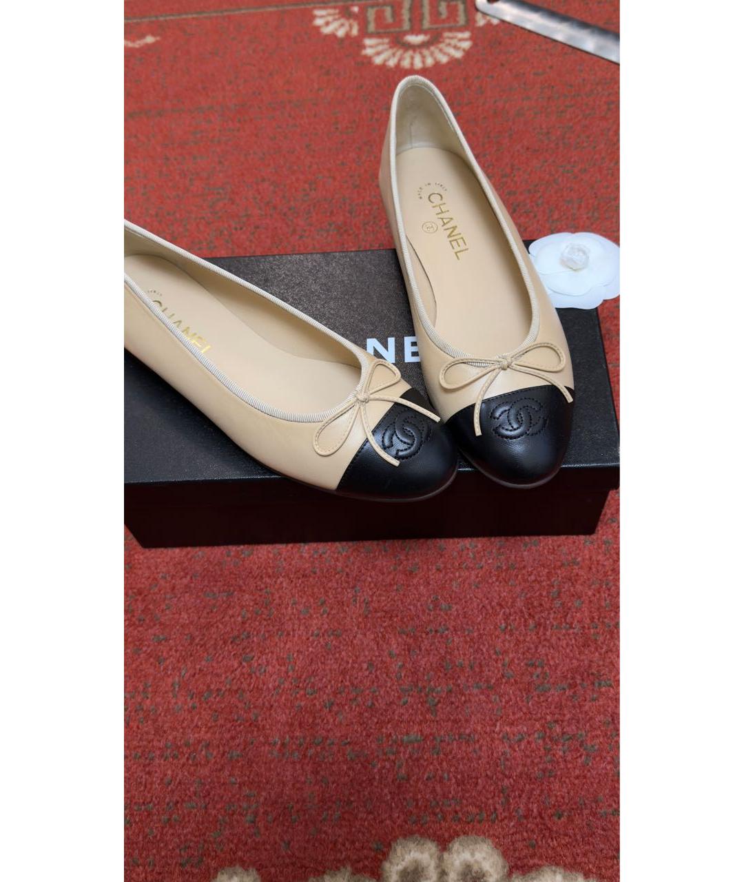 CHANEL Бежевые кожаные балетки, фото 2