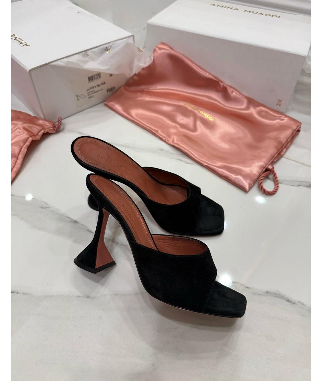 Amina Muaddi Черные замшевые мюли, фото 3