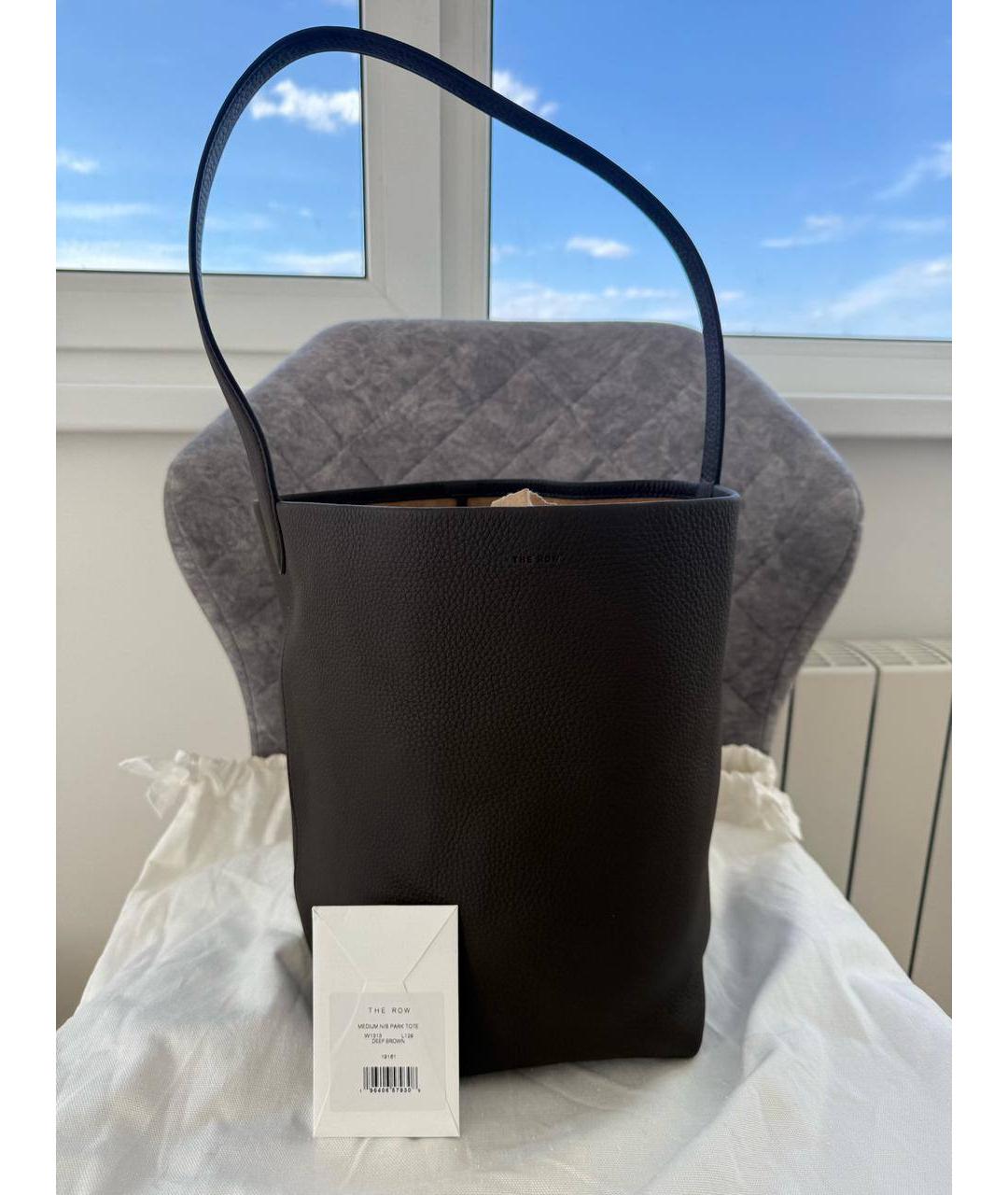 THE ROW Коричневая кожаная сумка с короткими ручками, фото 3