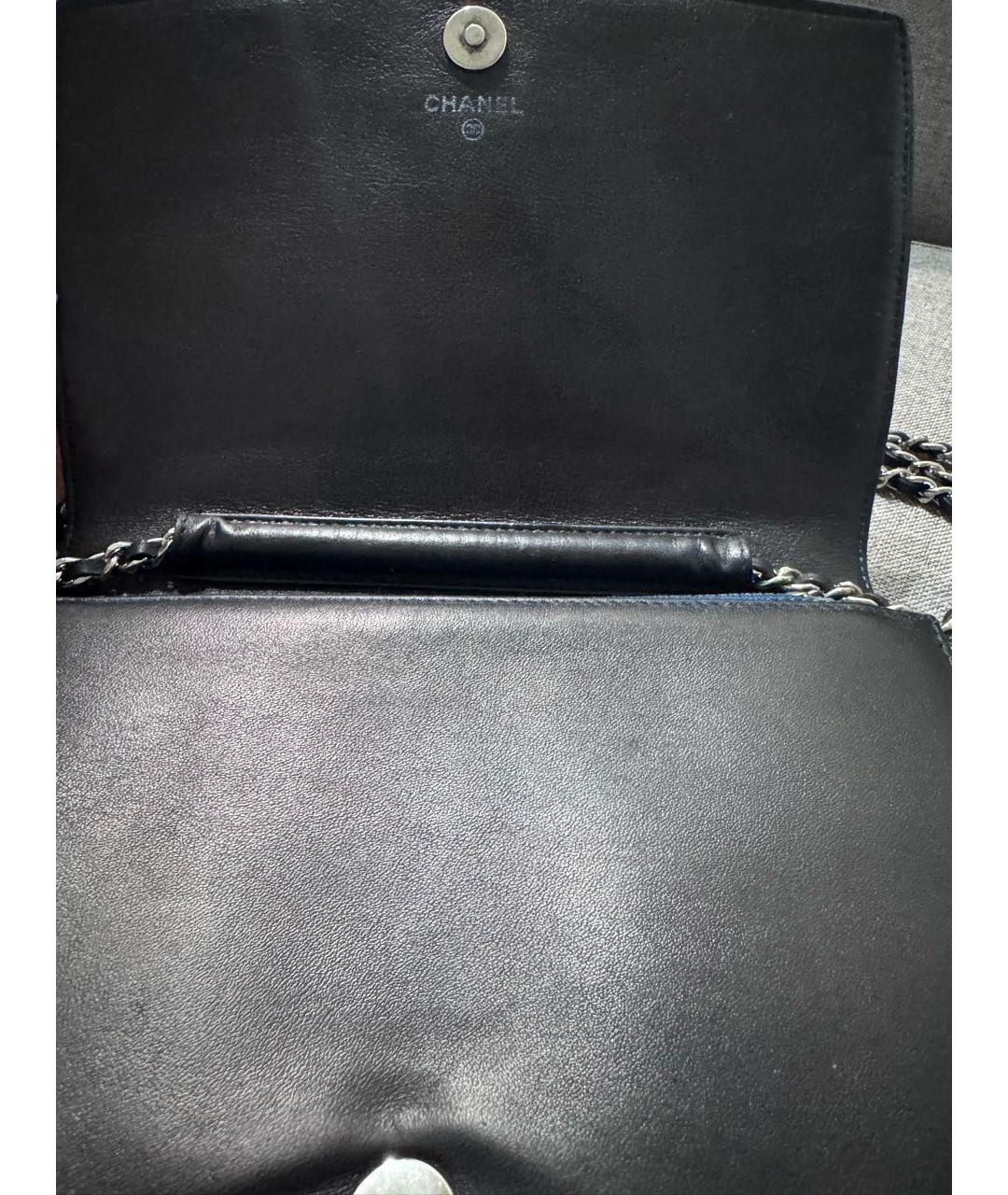 CHANEL Черная сумка через плечо из лакированной кожи, фото 6