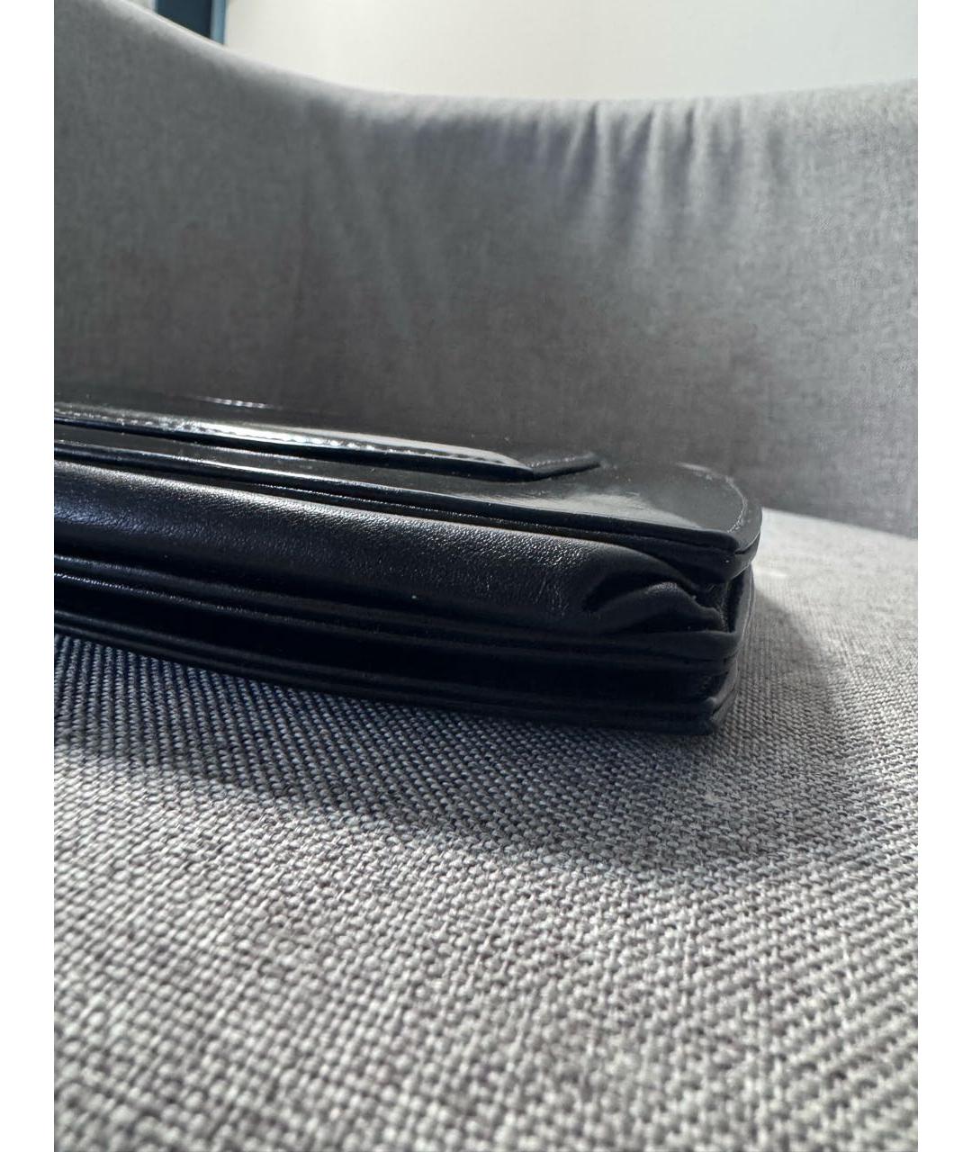 CHANEL Черная сумка через плечо из лакированной кожи, фото 2