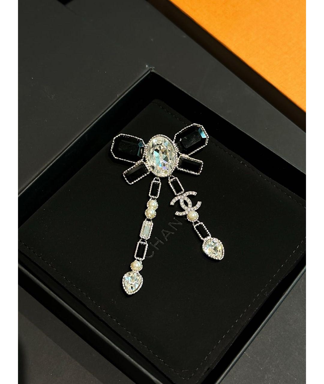 CHANEL Черная металлическая булавка / брошь, фото 3