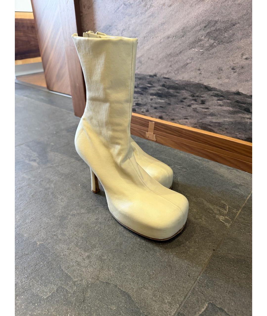 BOTTEGA VENETA Бежевые кожаные ботильоны, фото 4