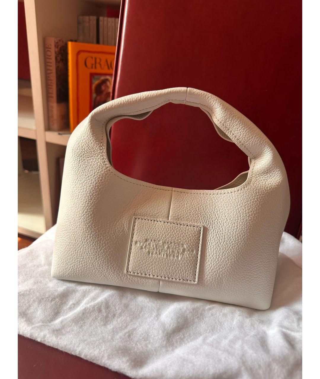 MARC JACOBS Белая кожаная сумка с короткими ручками, фото 4