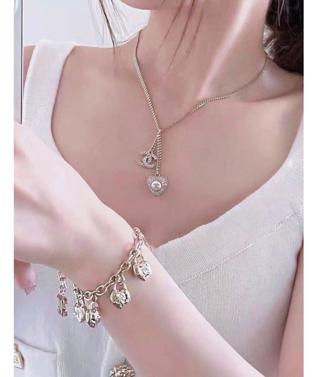 CHANEL Золотой металлический браслет, фото 4