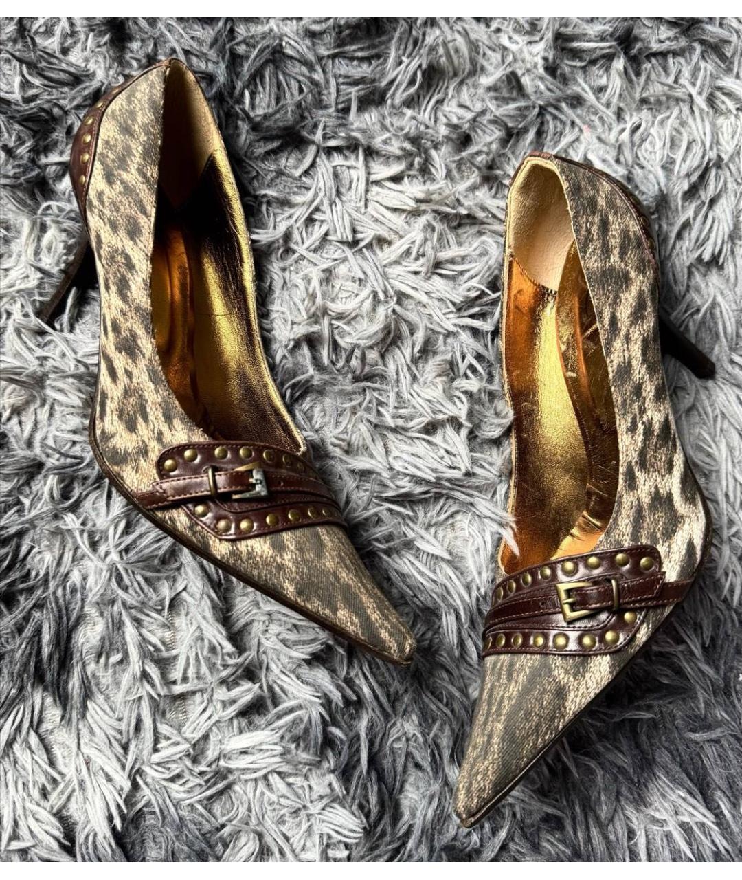 JUST CAVALLI Горчичные лодочки на низком каблуке, фото 2