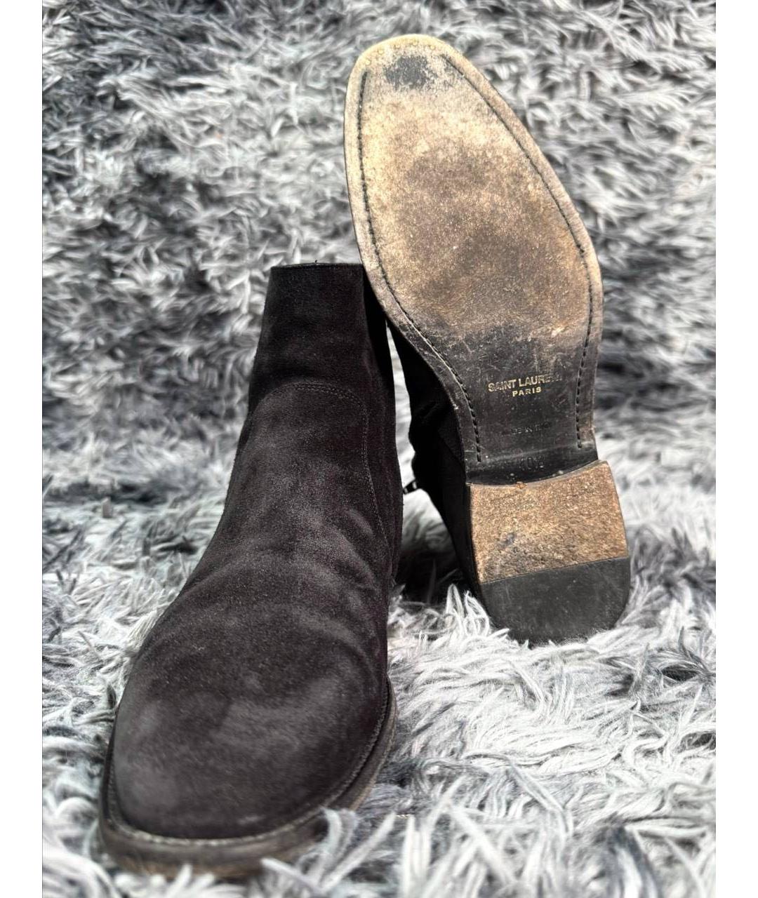 SAINT LAURENT Черные замшевые высокие ботинки, фото 2