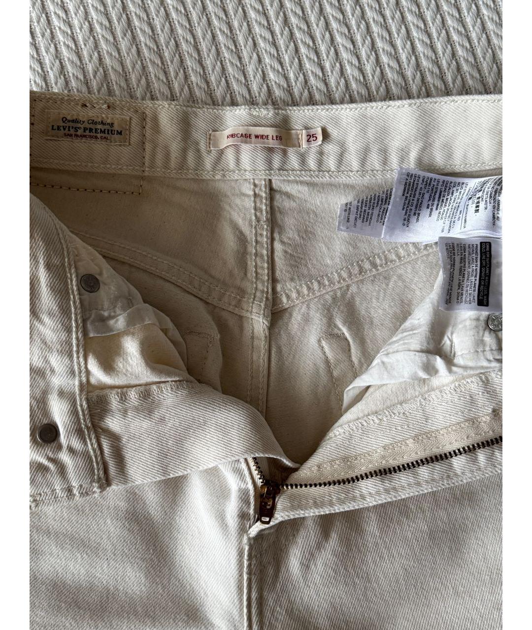 LEVI'S Белые хлопковые джинсы клеш, фото 4