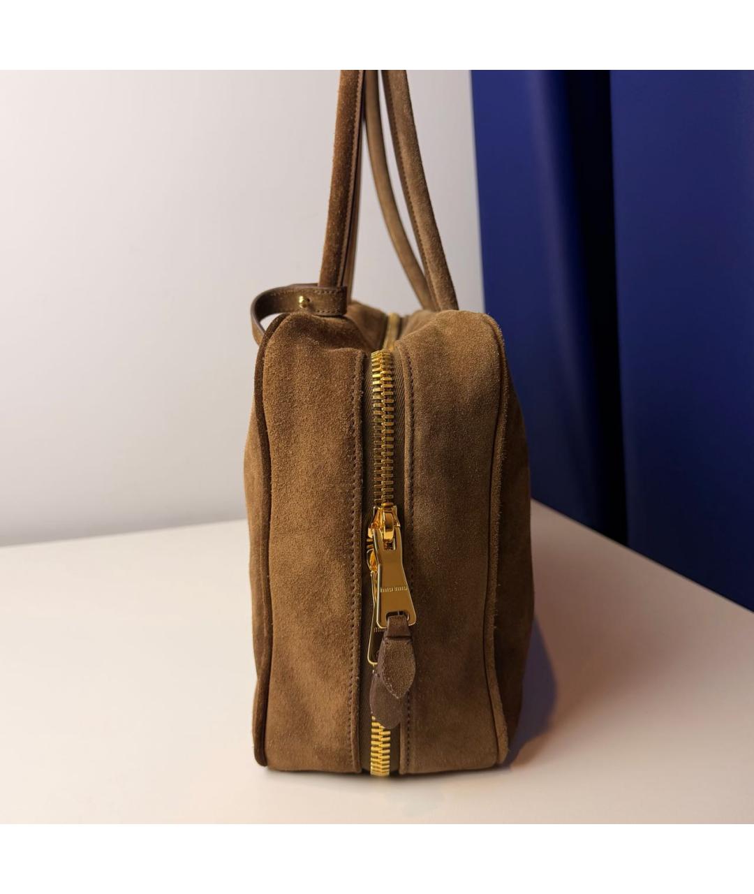 MIU MIU Коричневая замшевая сумка тоут, фото 4