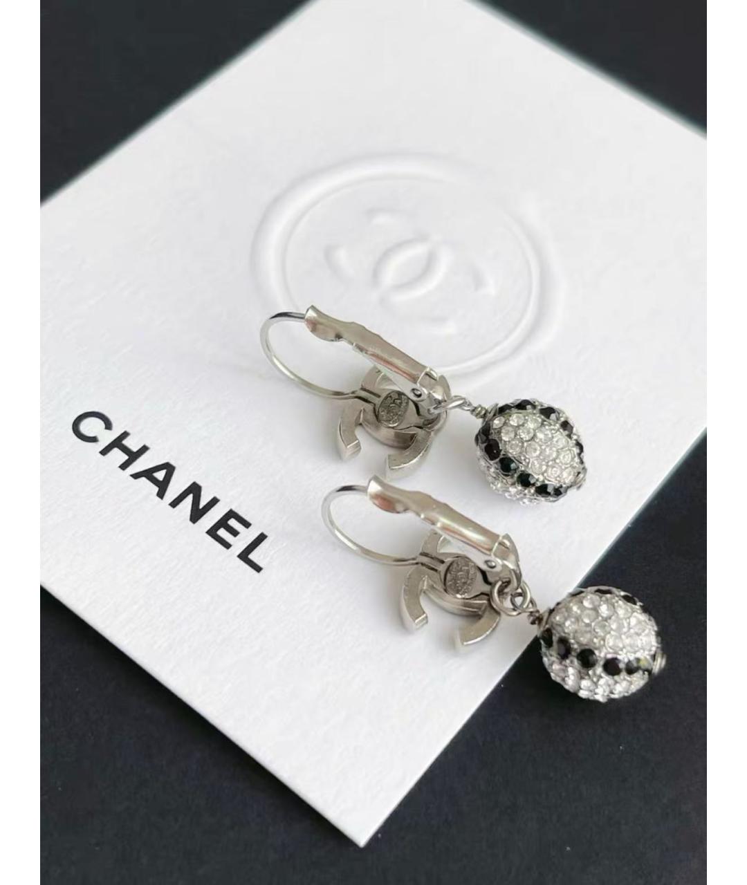 CHANEL Белые металлические серьги, фото 3