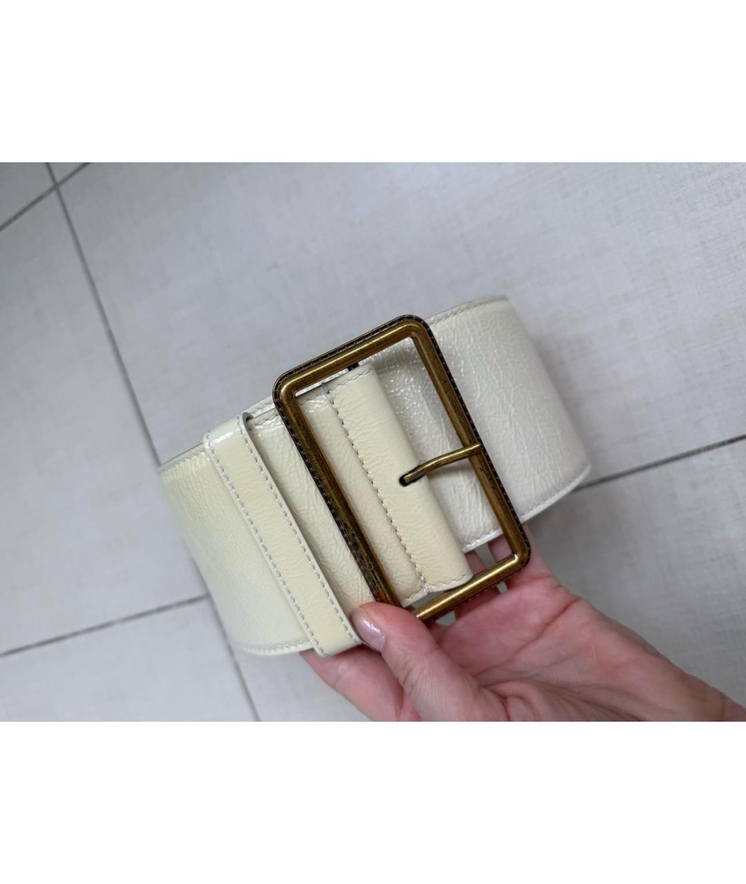 SAINT LAURENT Белый ремень из лакированной кожи, фото 4