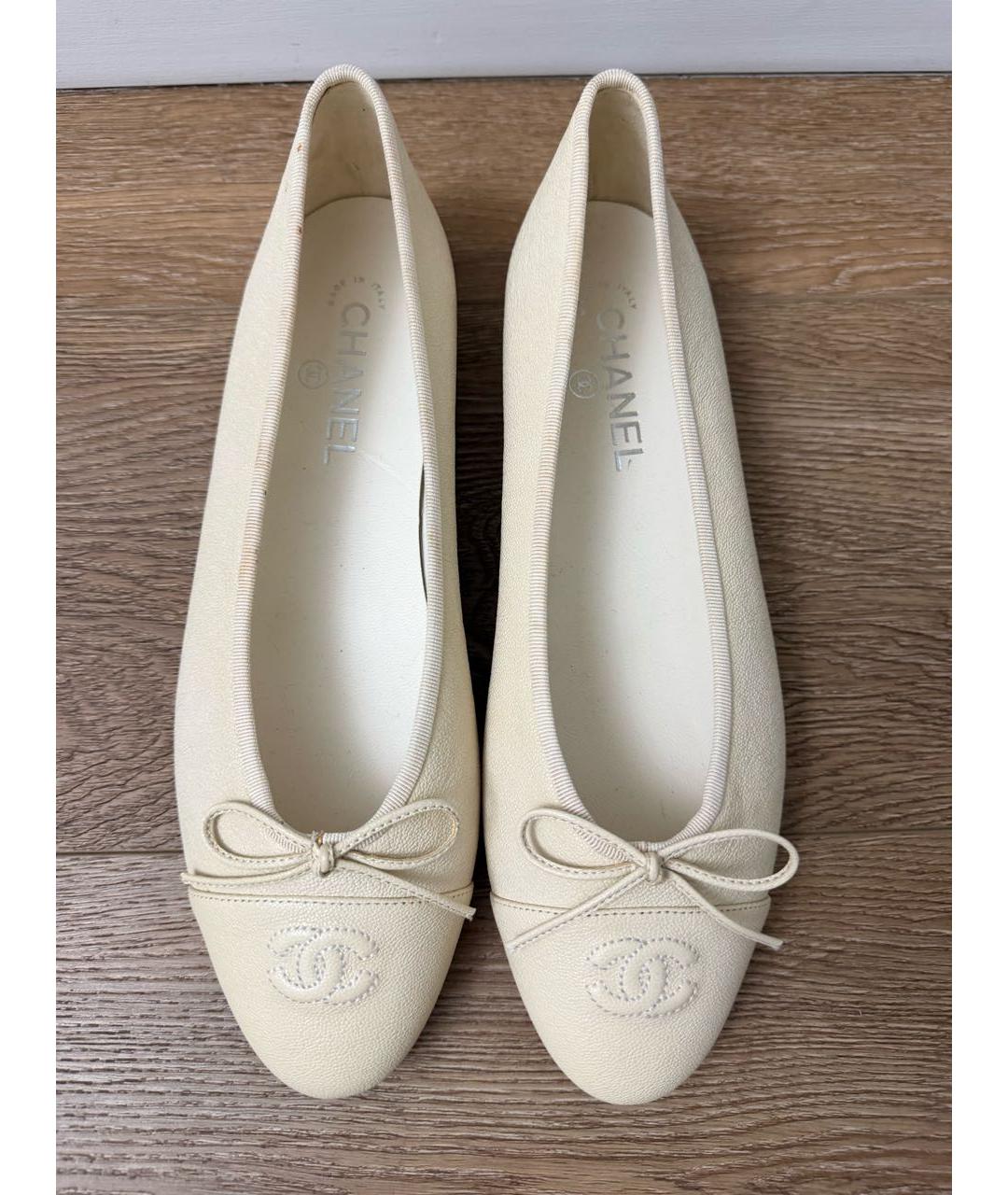 CHANEL Бежевые кожаные балетки, фото 3