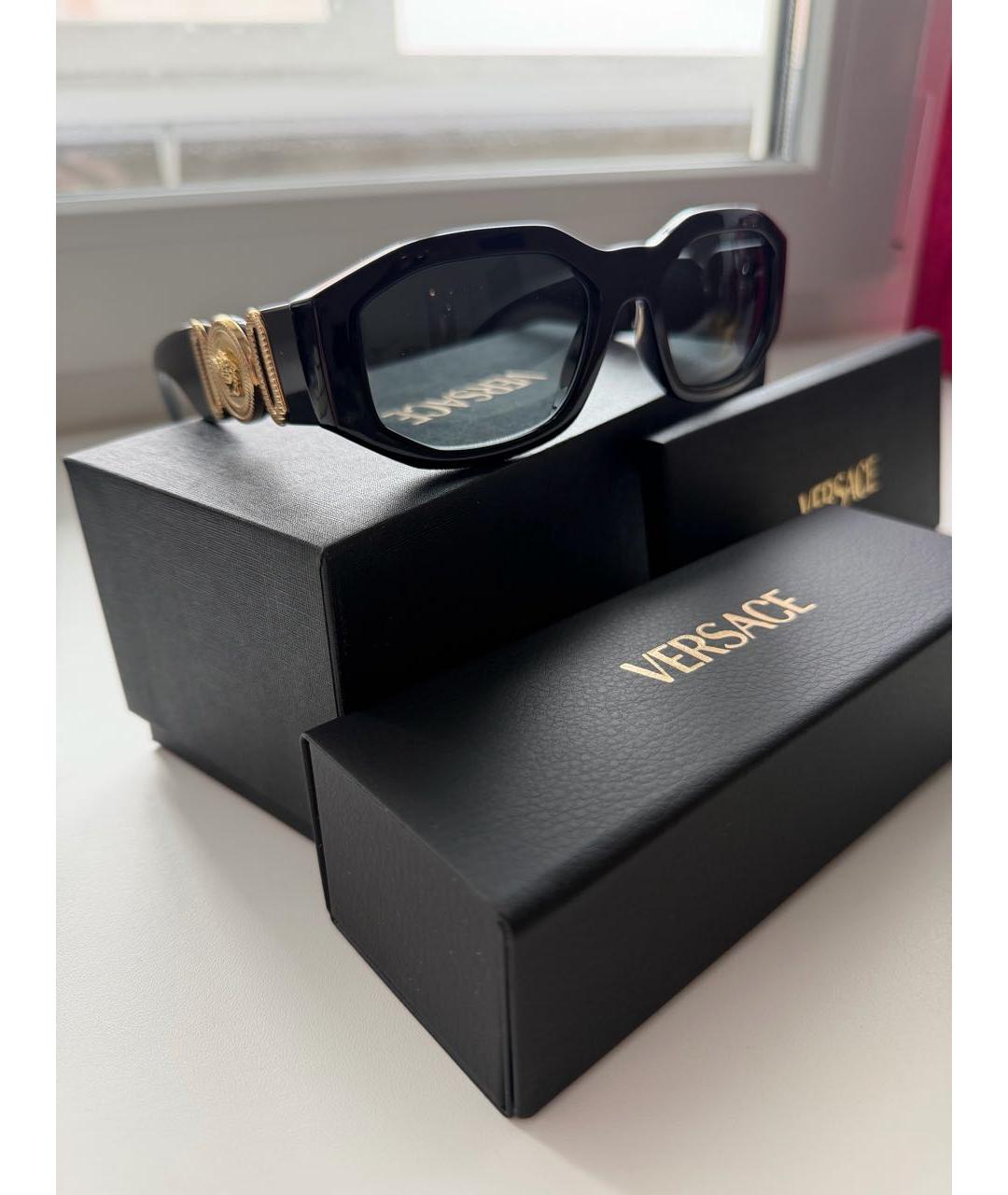 VERSACE Черные пластиковые солнцезащитные очки, фото 3