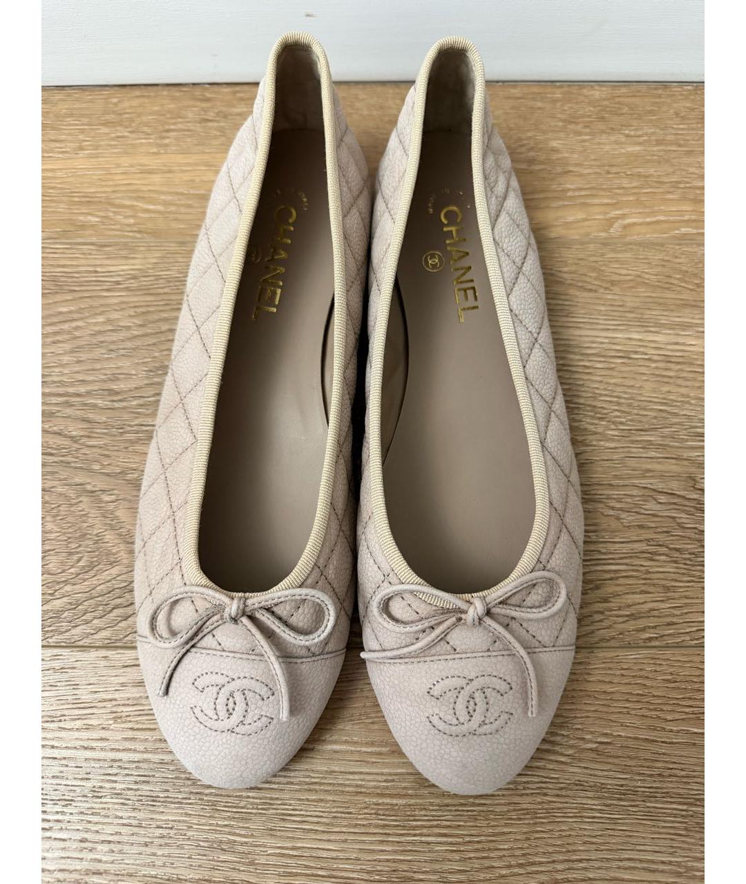 CHANEL Бежевые кожаные балетки, фото 3