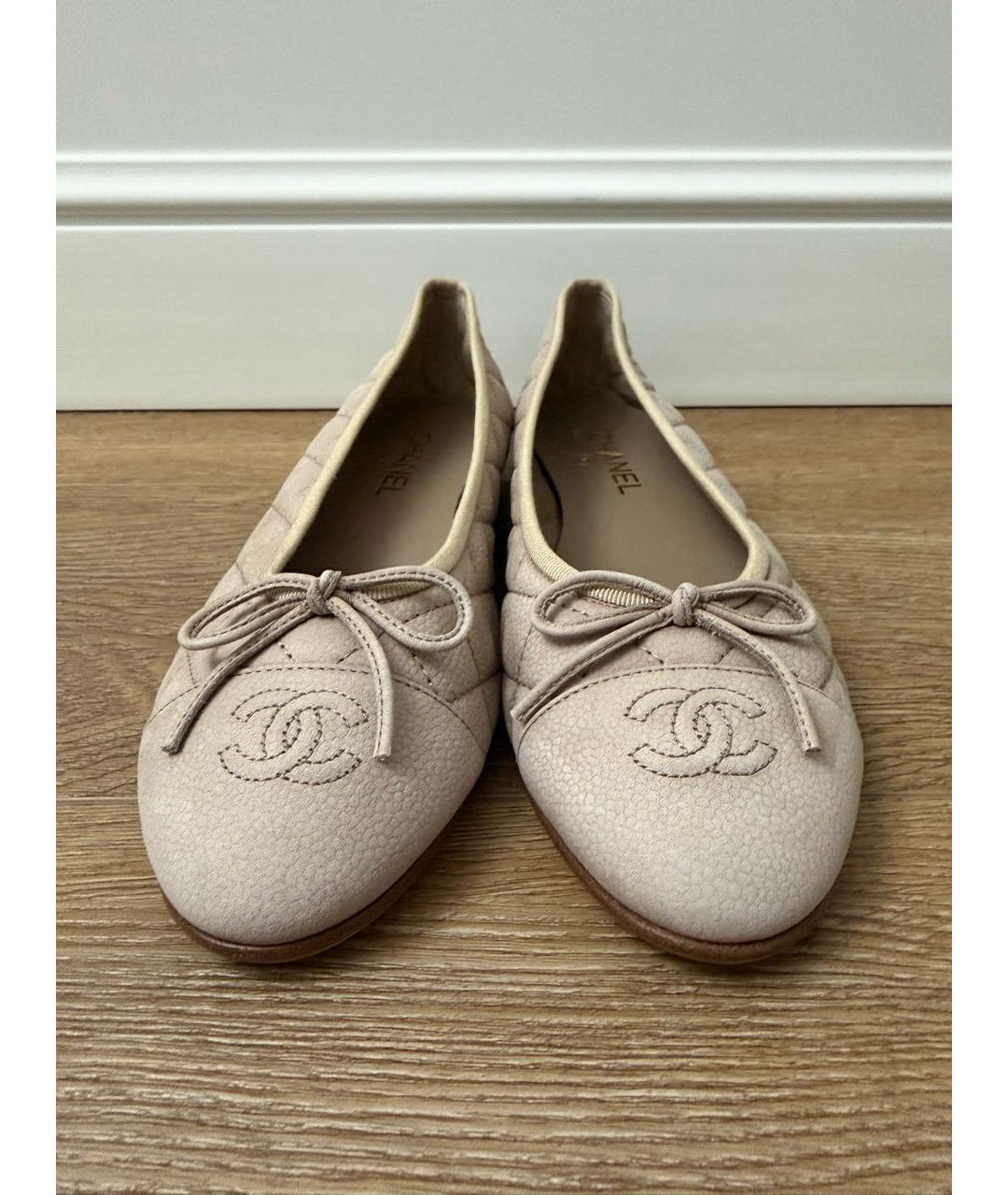 CHANEL Бежевые кожаные балетки, фото 2
