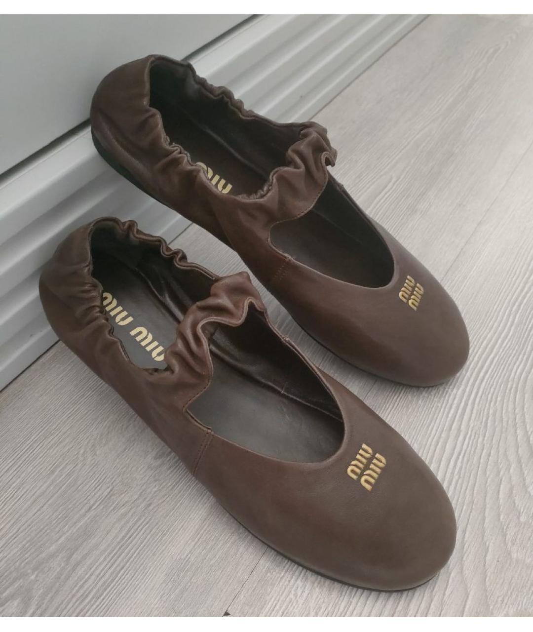 MIU MIU Коричневые кожаные балетки, фото 5