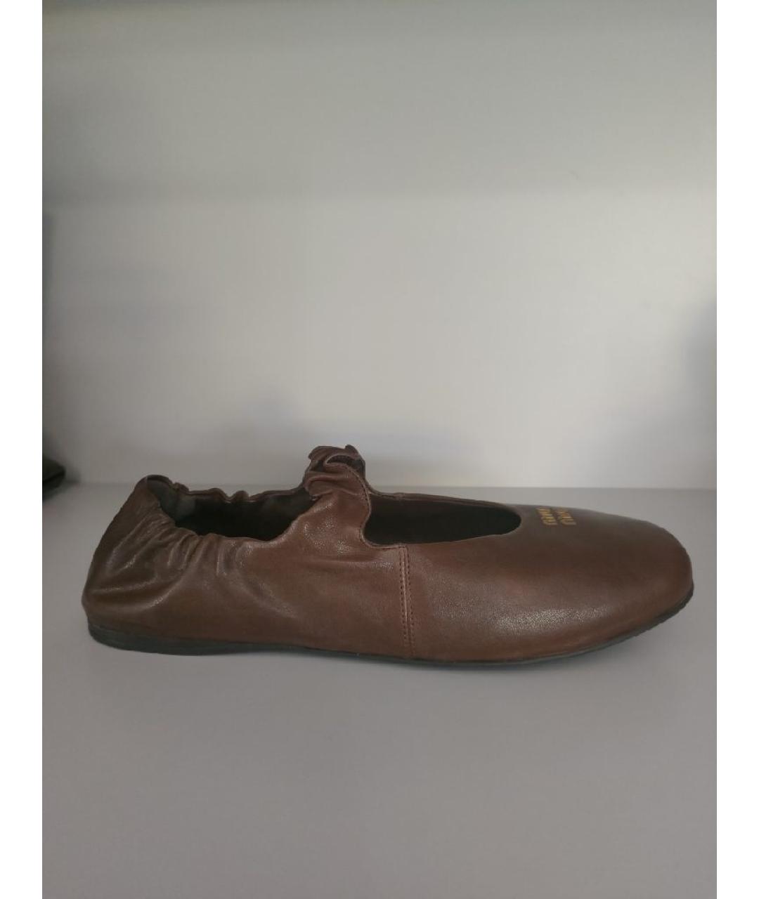 MIU MIU Коричневые кожаные балетки, фото 6
