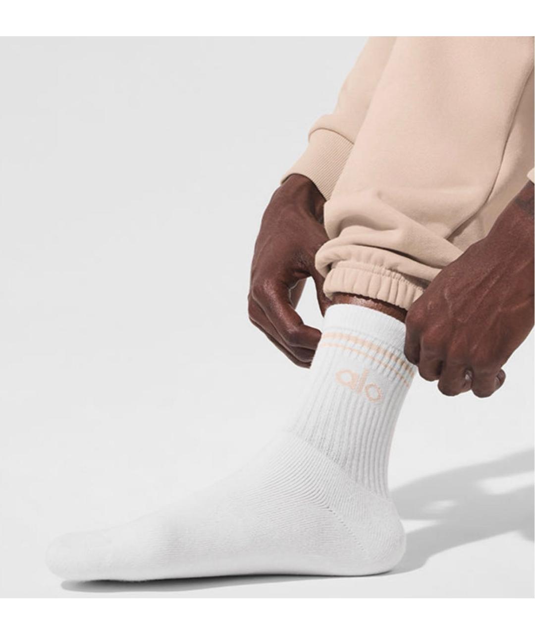 ALO YOGA Белые носки, чулки и колготы, фото 2
