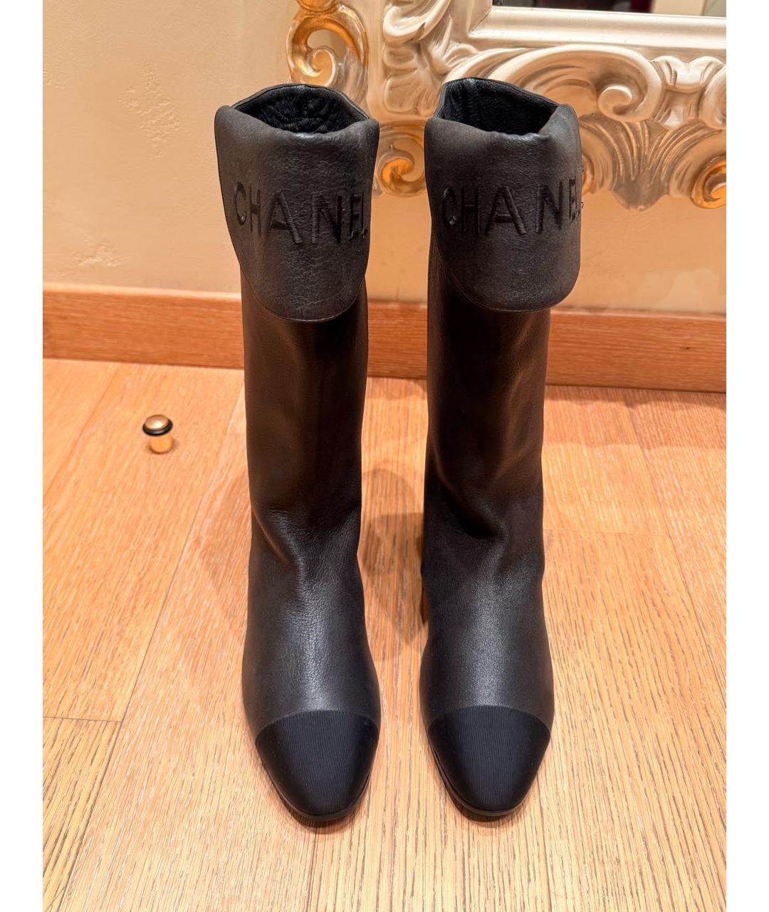 CHANEL Черные кожаные сапоги, фото 2