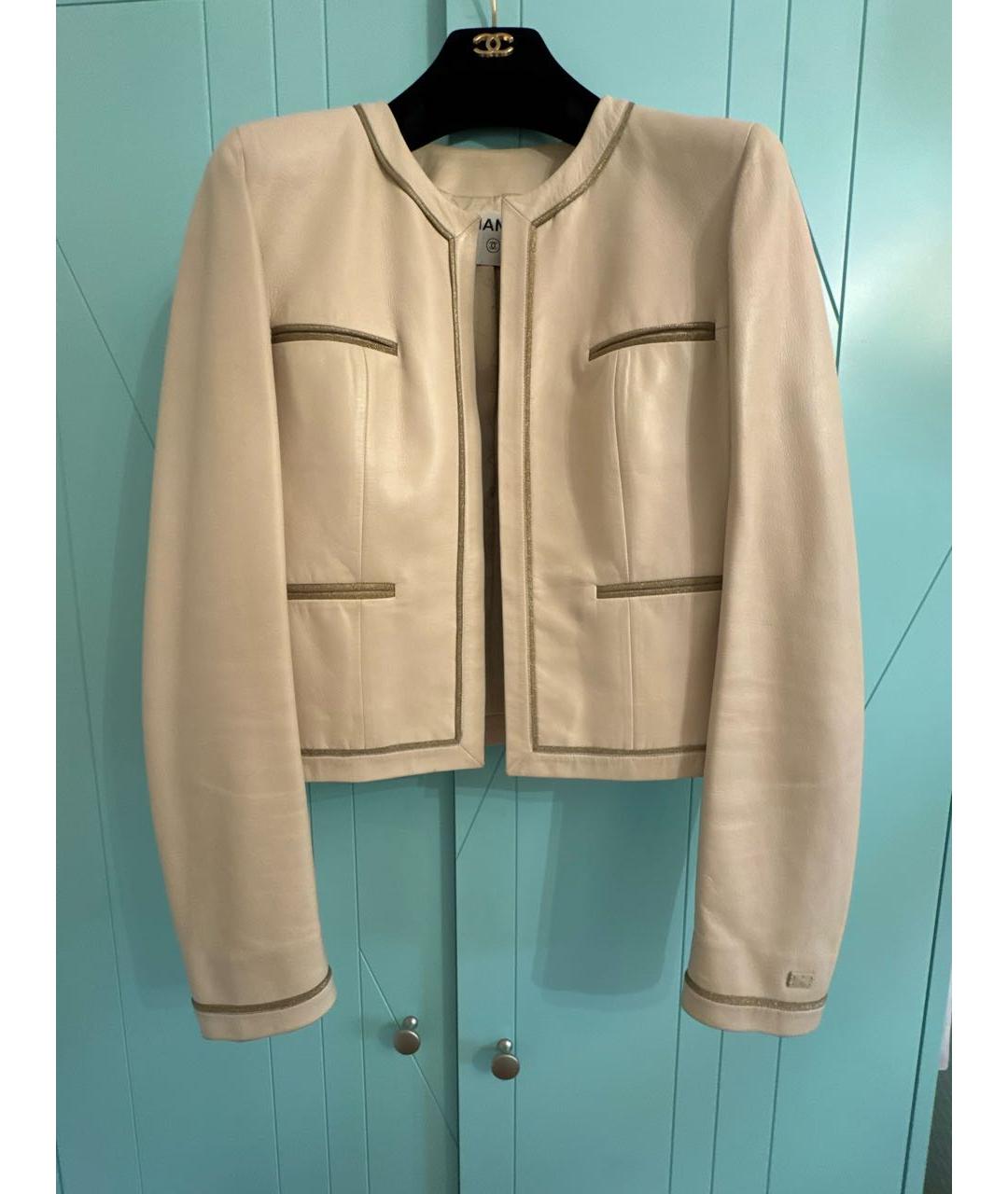 CHANEL Бежевый кожаный костюм с юбками, фото 7