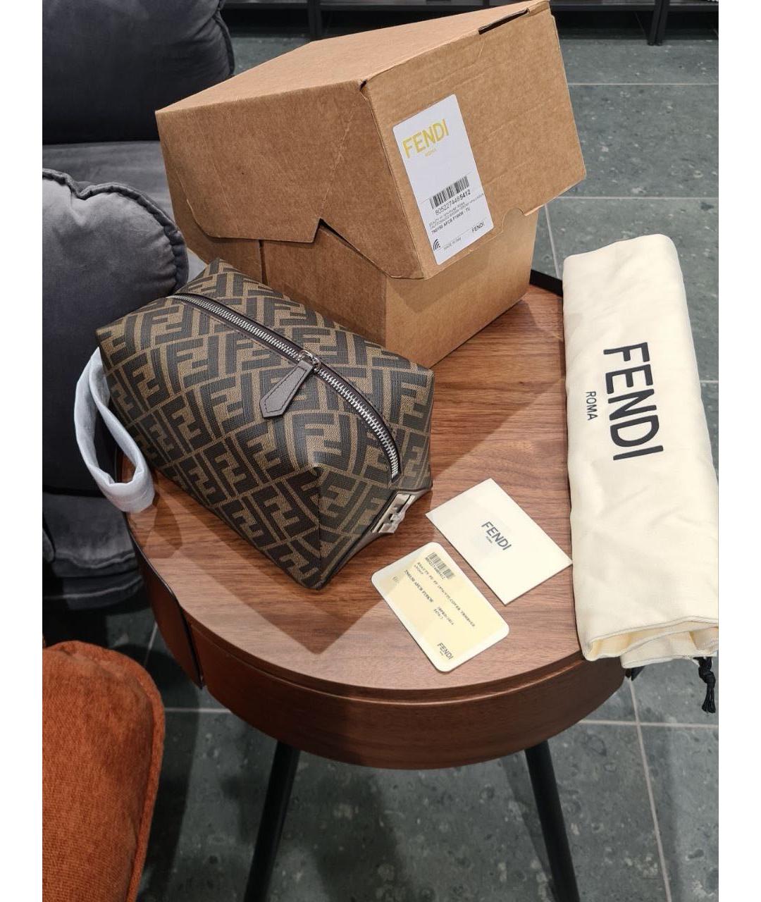 FENDI Коричневая кожаная косметичка, фото 2