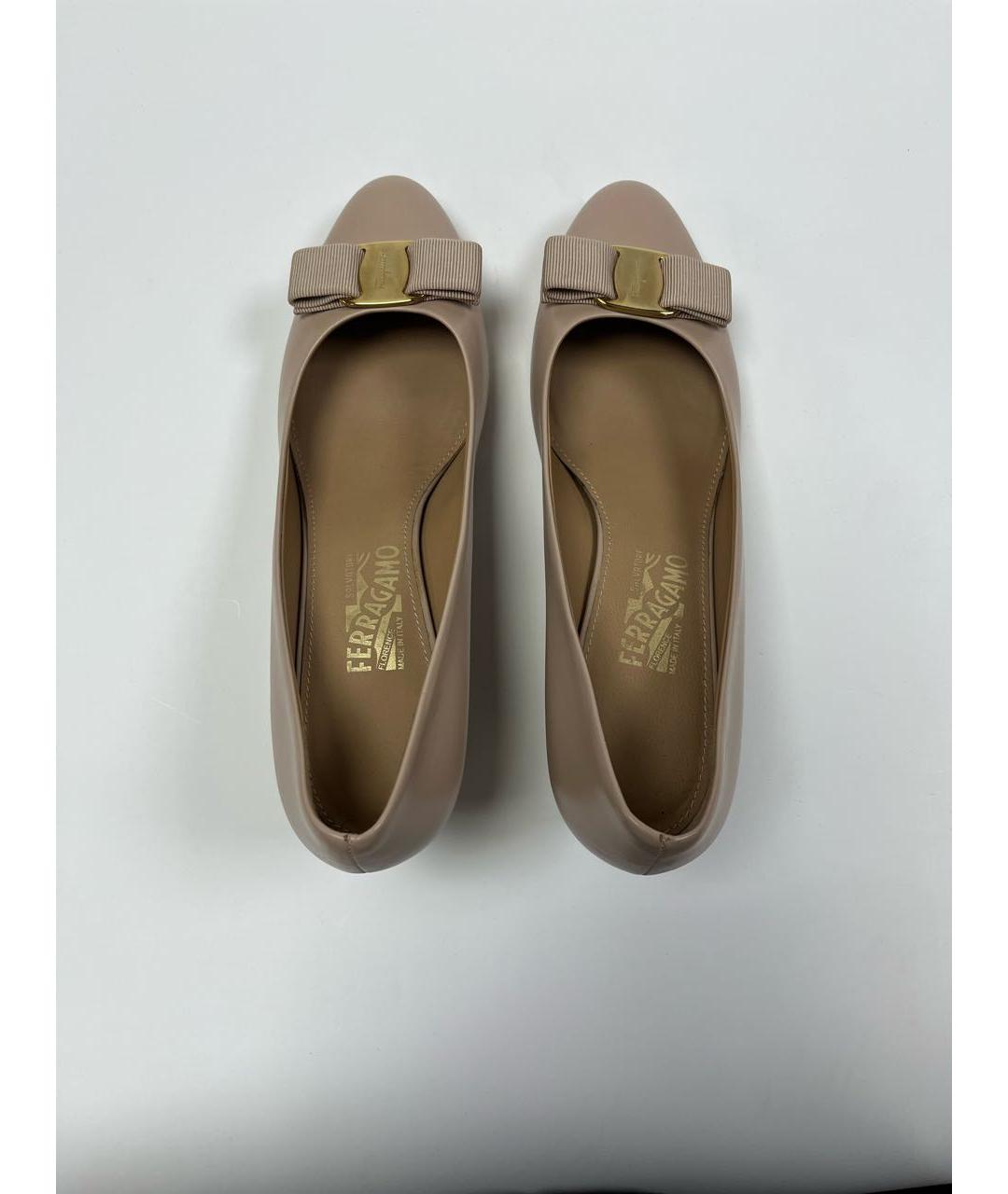 FERRAGAMO Бежевые кожаные туфли, фото 3