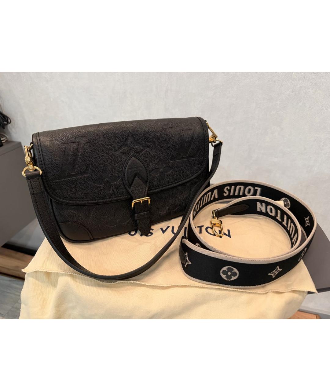 LOUIS VUITTON Черная кожаная сумка через плечо, фото 3