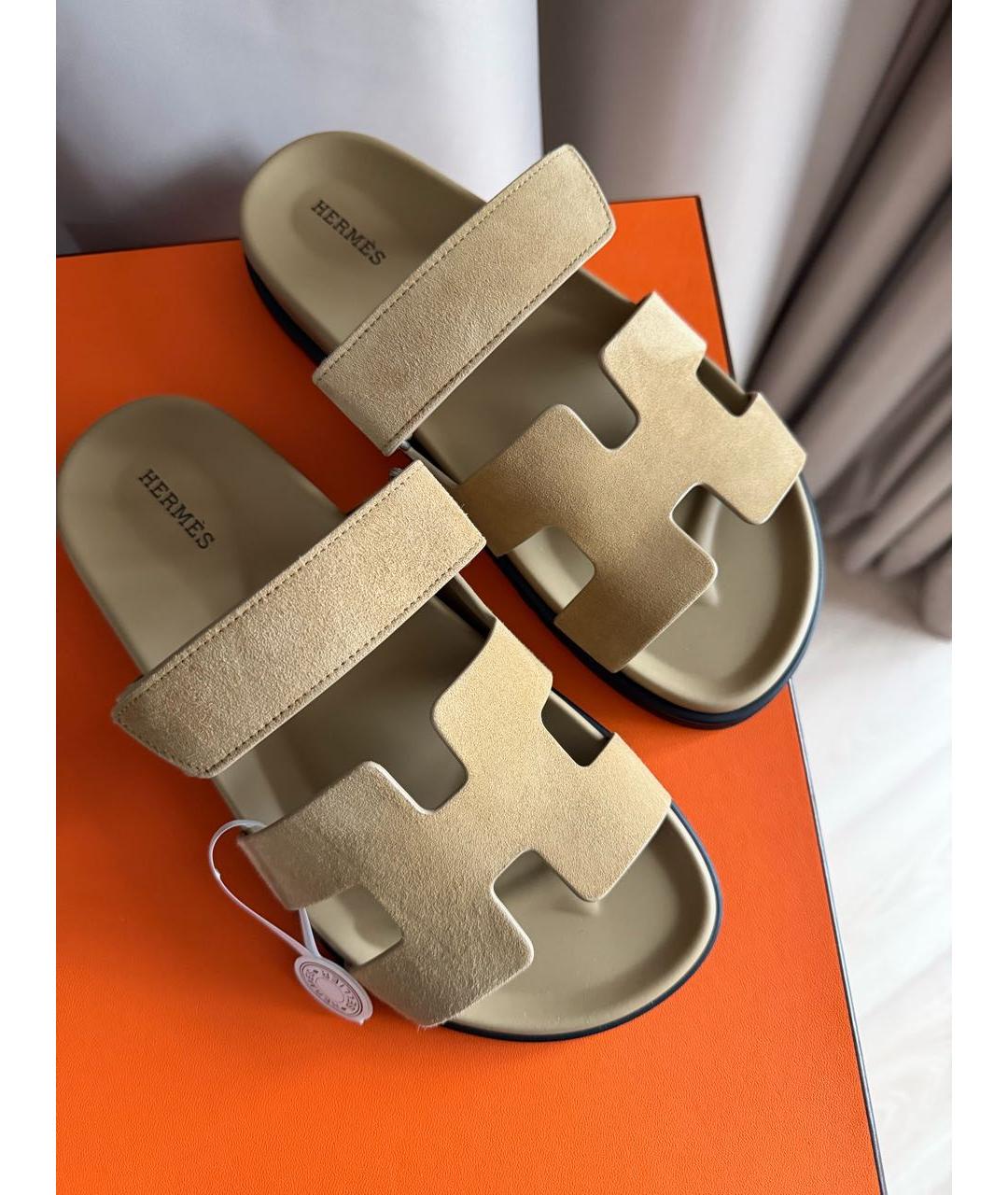 HERMES Бежевые замшевые сандалии, фото 5