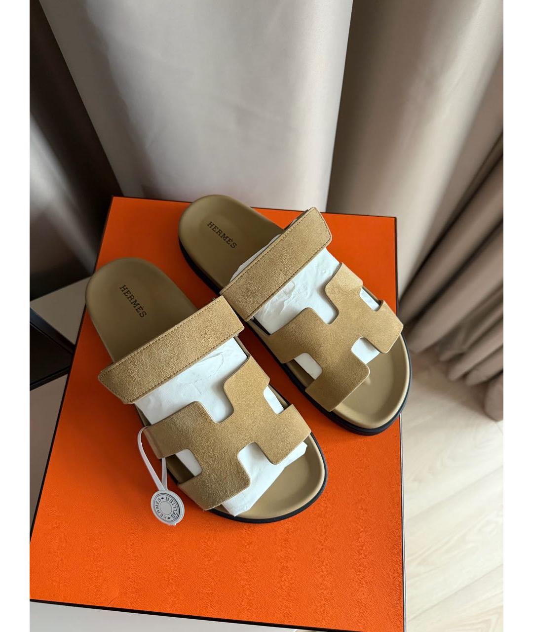 HERMES Бежевые замшевые сандалии, фото 2