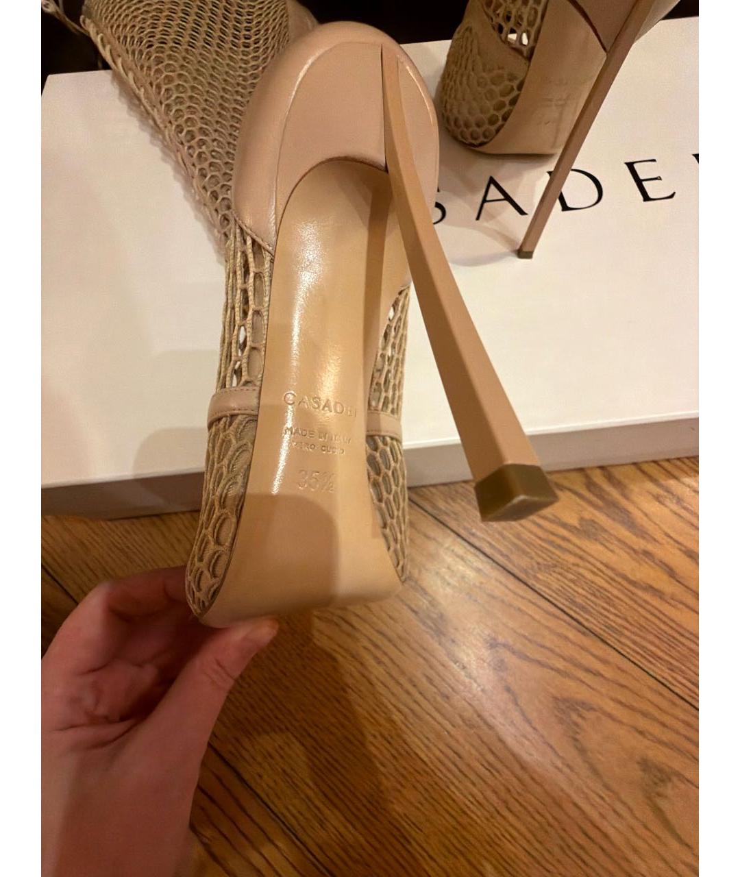 CASADEI Бежевые кожаные босоножки, фото 5