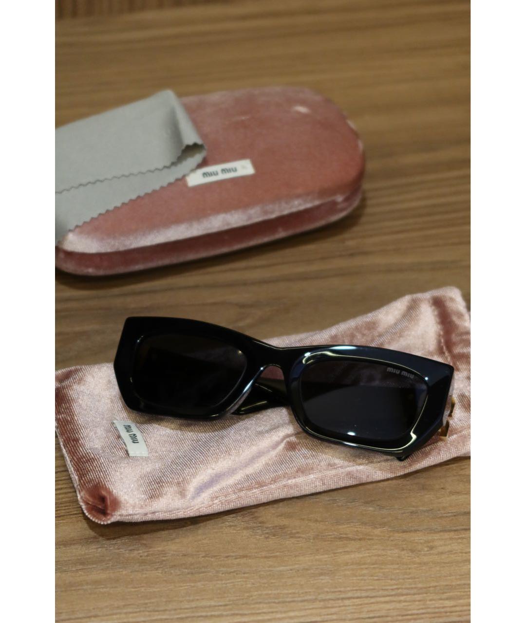 MIU MIU Черные пластиковые солнцезащитные очки, фото 4