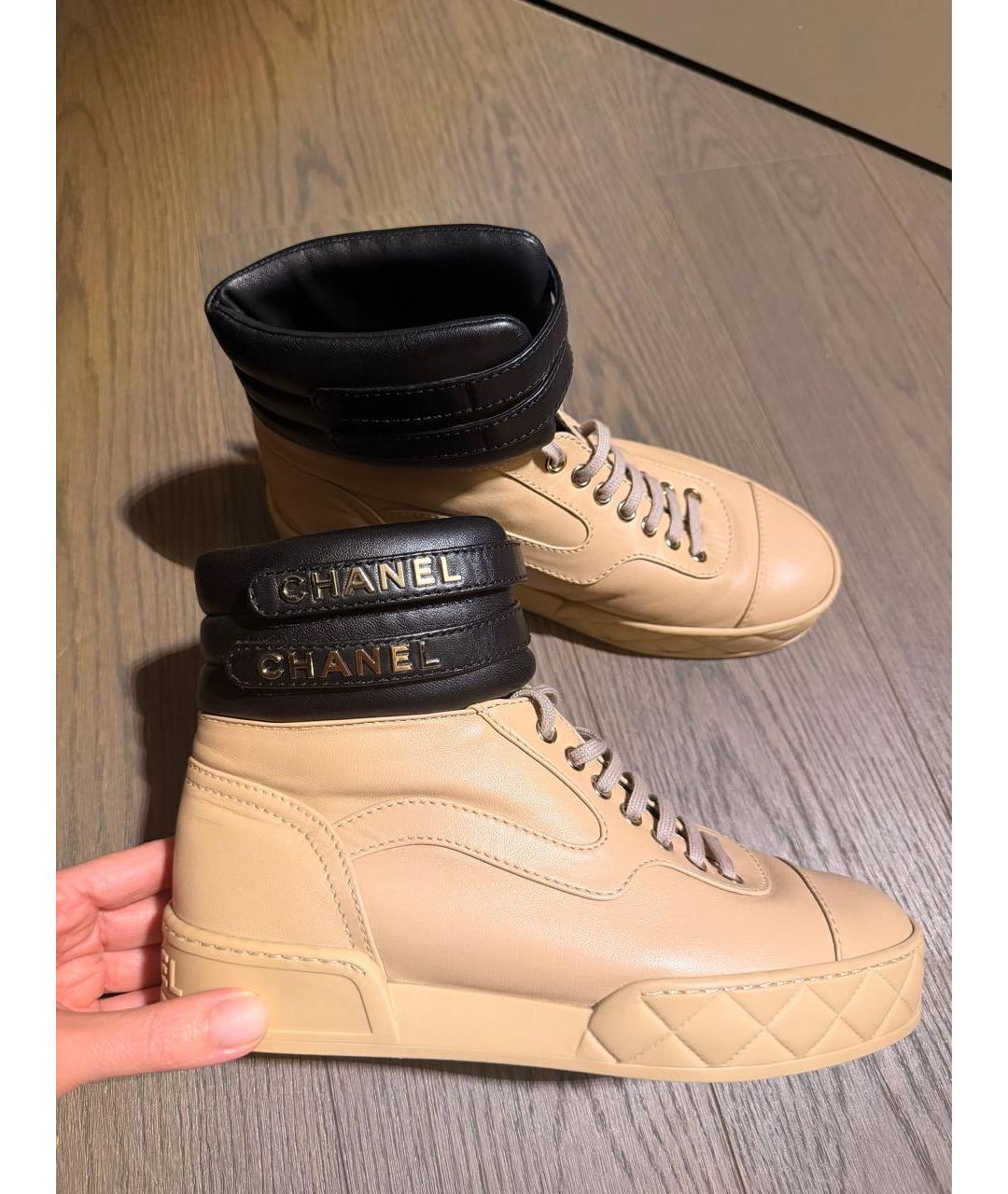 CHANEL Бежевые кожаные ботинки, фото 2