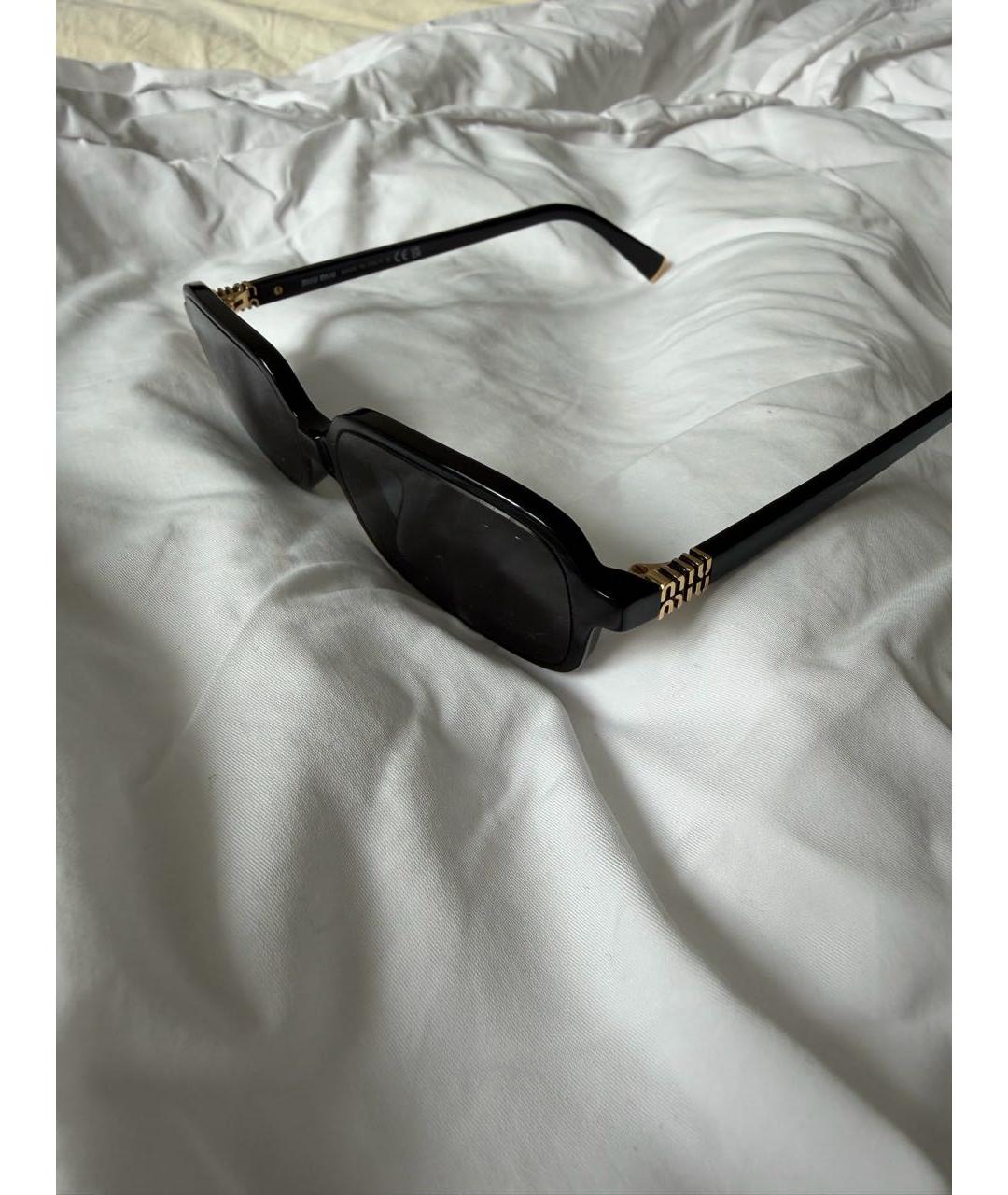 MIU MIU Черные пластиковые солнцезащитные очки, фото 3