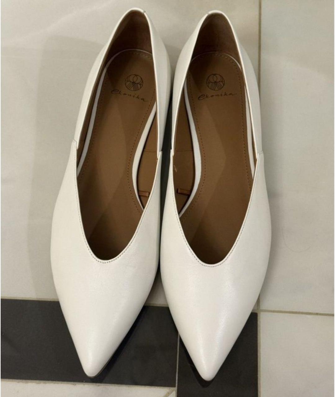 12 STOREEZ Белые кожаные лодочки на низком каблуке, фото 2