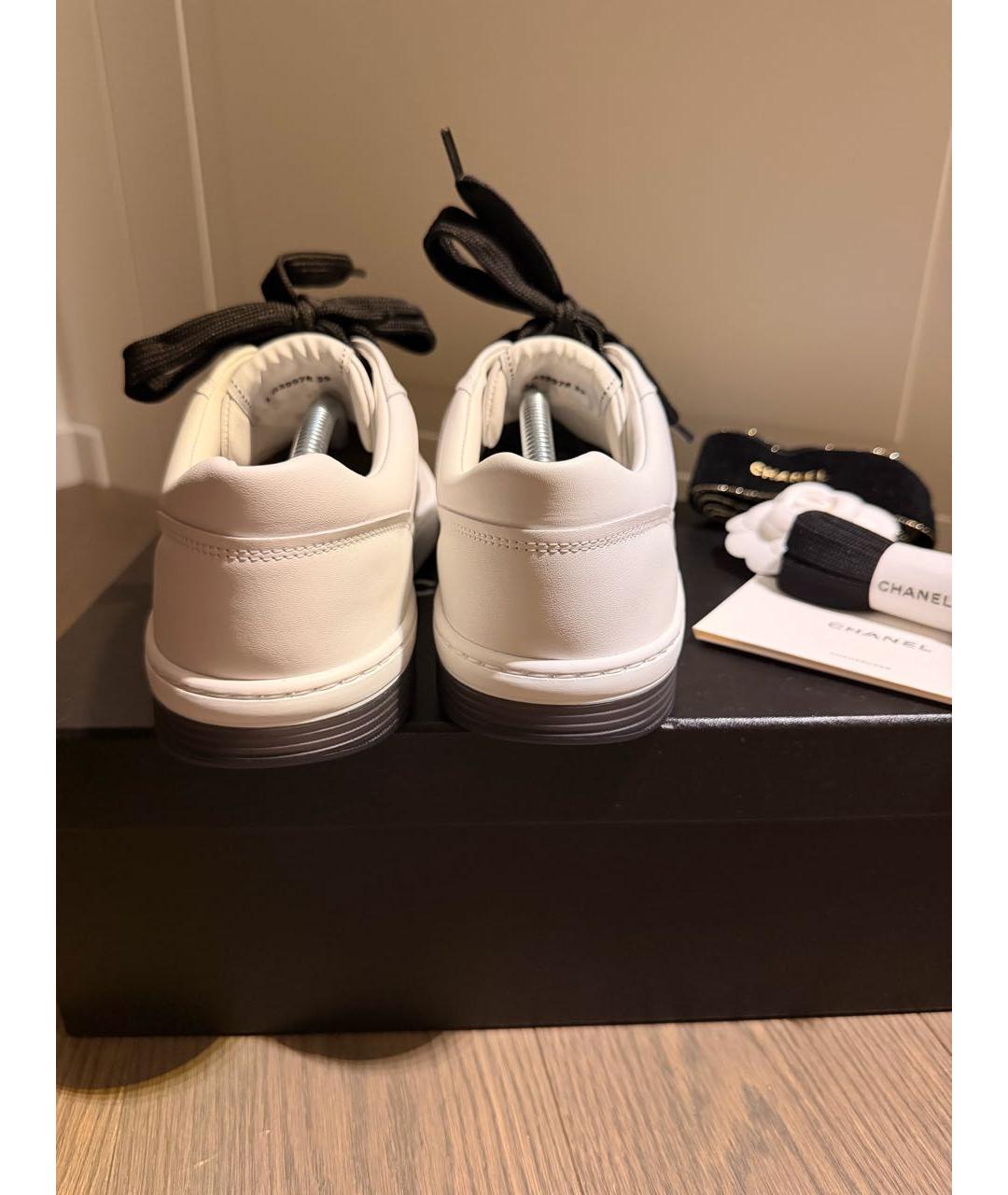 CHANEL Белые кожаные кеды, фото 4