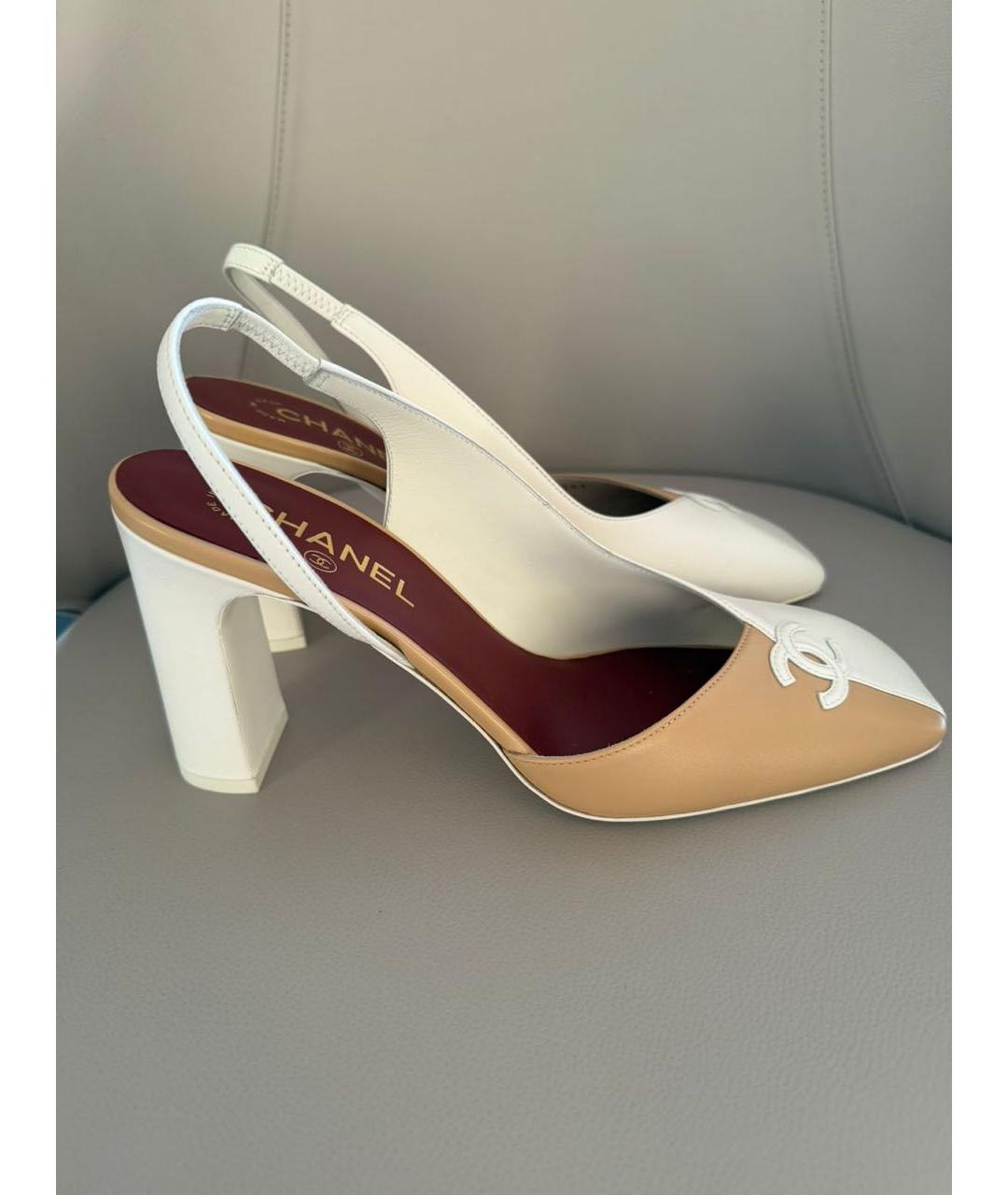 CHANEL Бежевые кожаные босоножки, фото 3