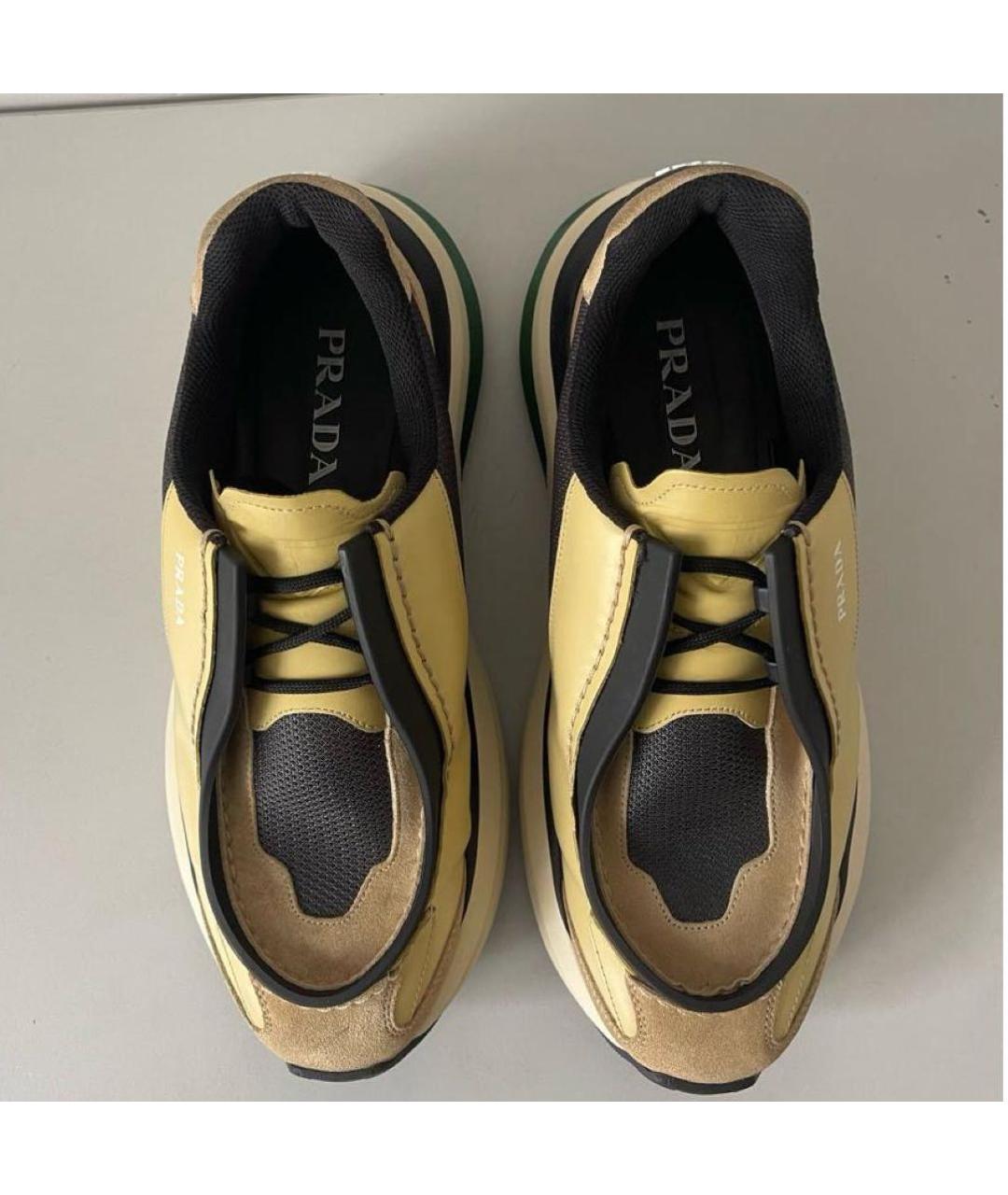 PRADA Бежевые кожаные низкие кроссовки / кеды, фото 2