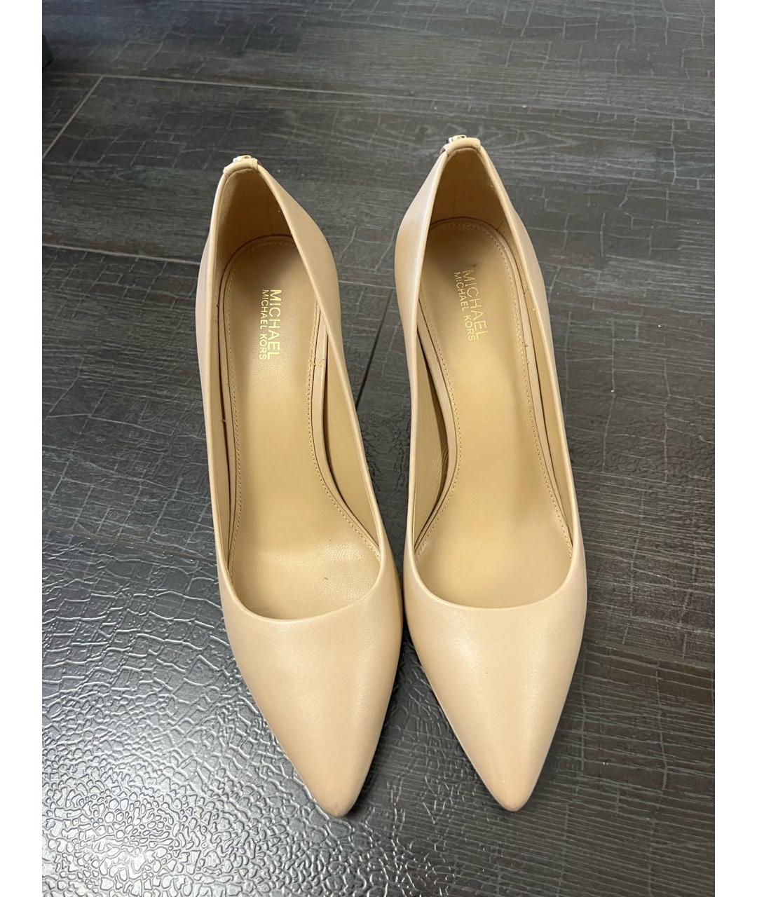 MICHAEL KORS Бежевые кожаные туфли, фото 2