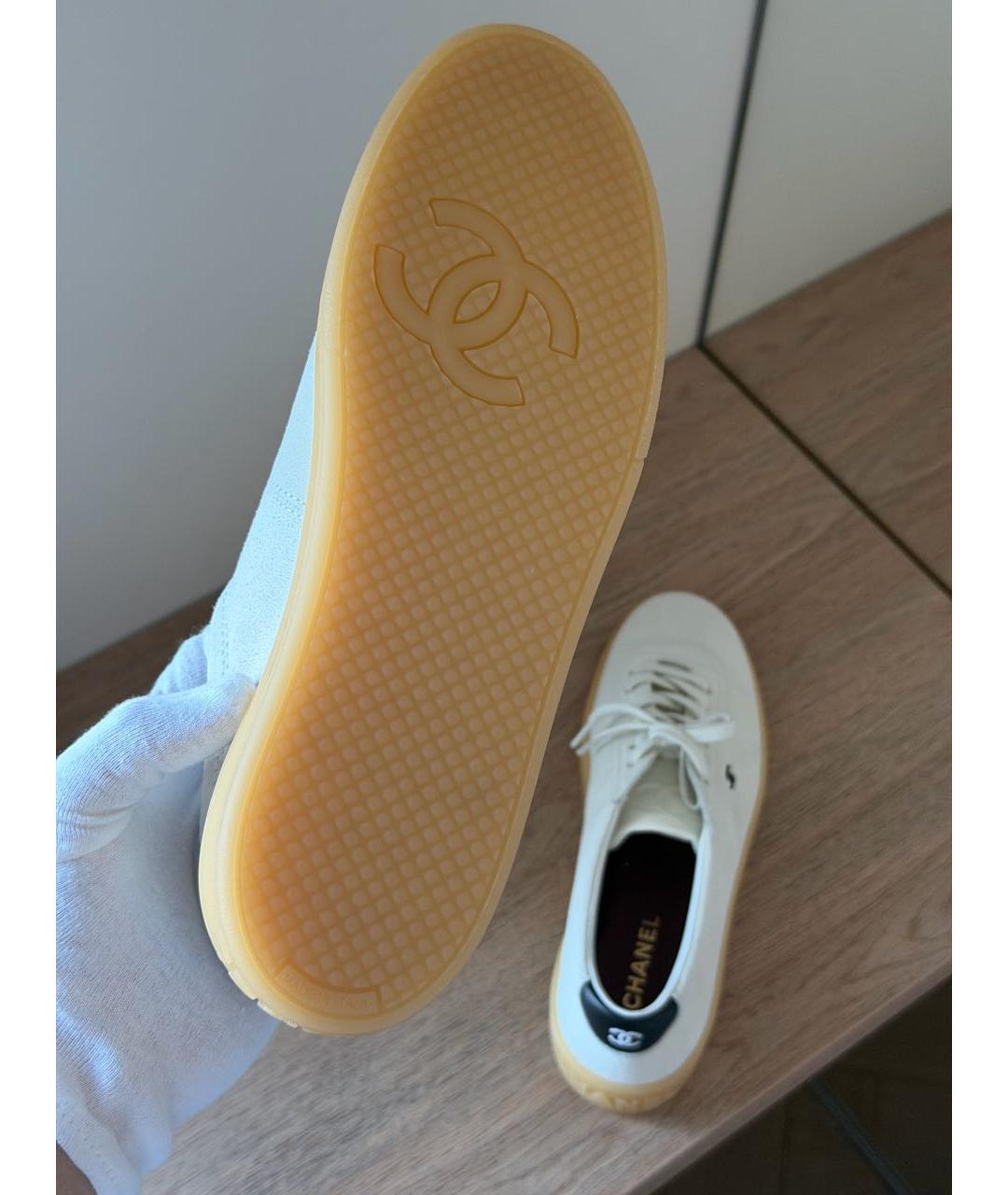 CHANEL Белые замшевые кеды, фото 4