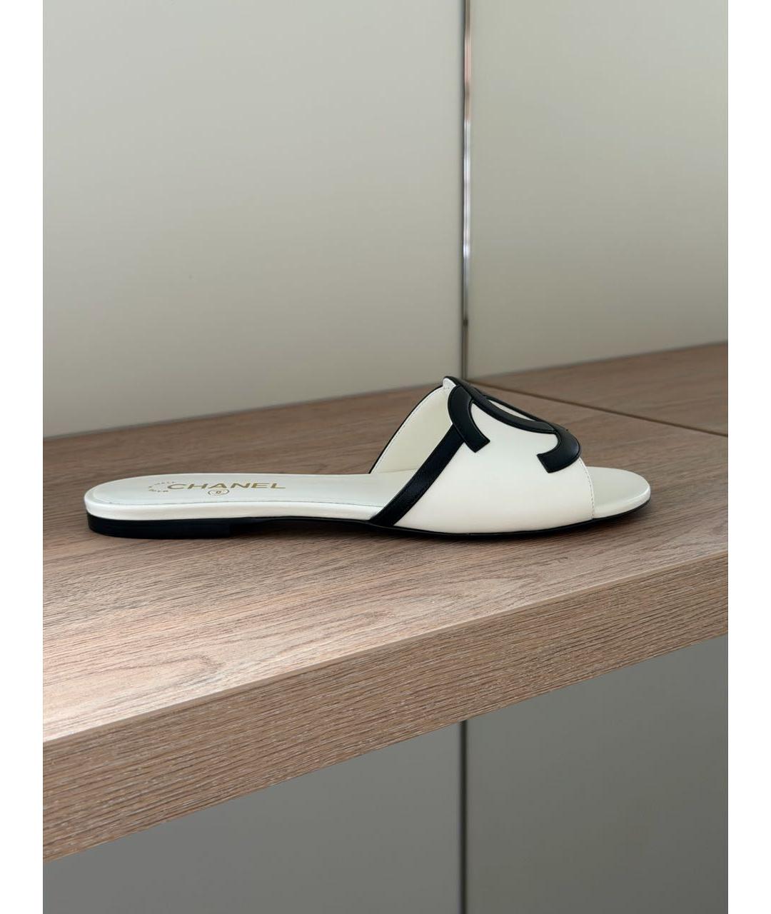 CHANEL Белые кожаные шлепанцы, фото 5