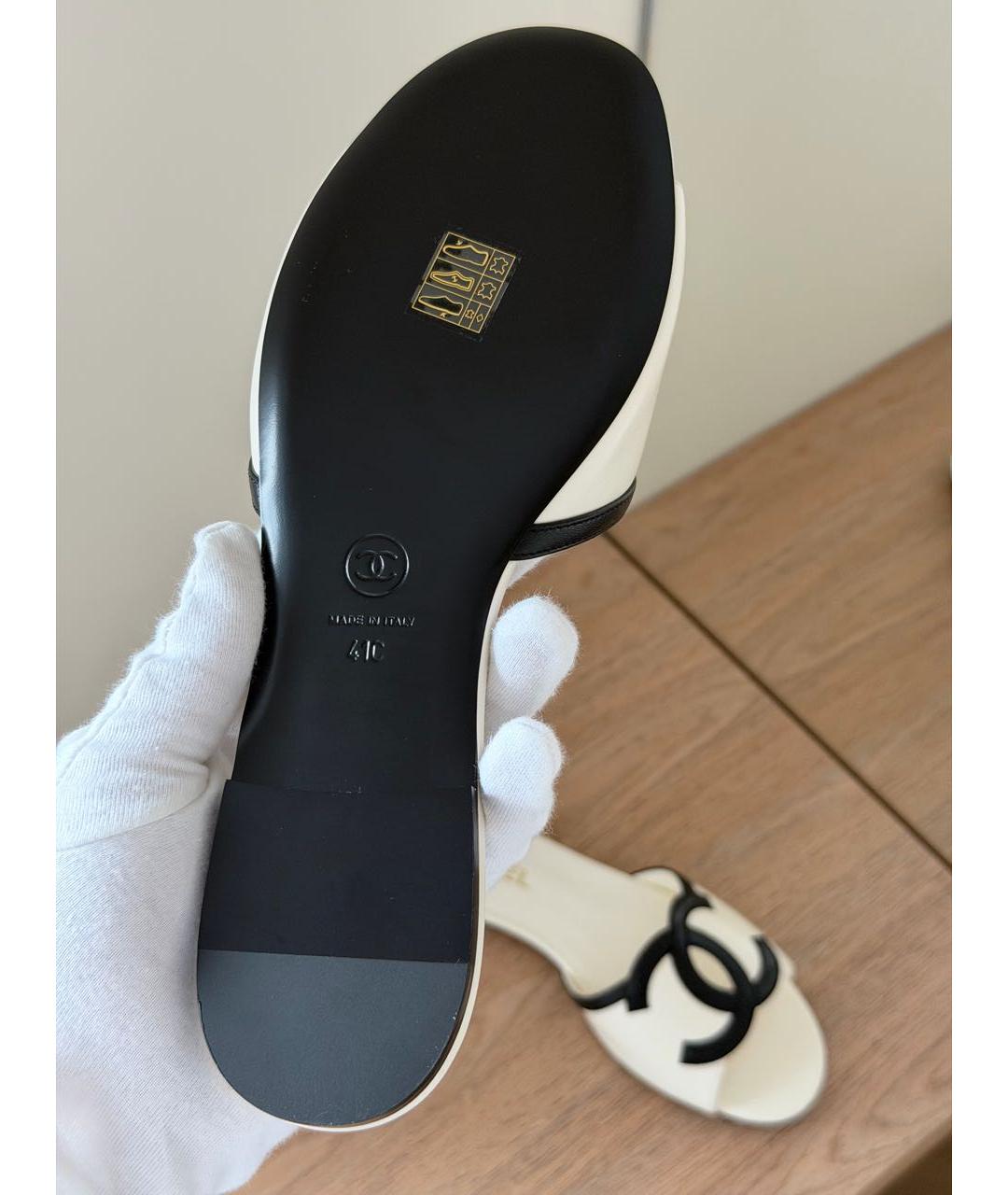 CHANEL Белые кожаные шлепанцы, фото 3