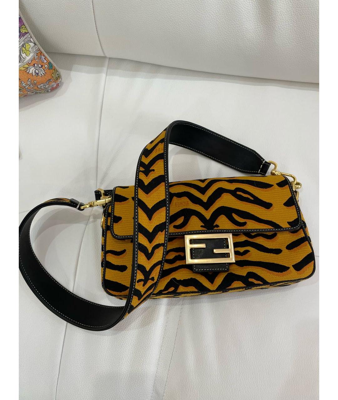 FENDI Оранжевая тканевая сумка с короткими ручками, фото 2