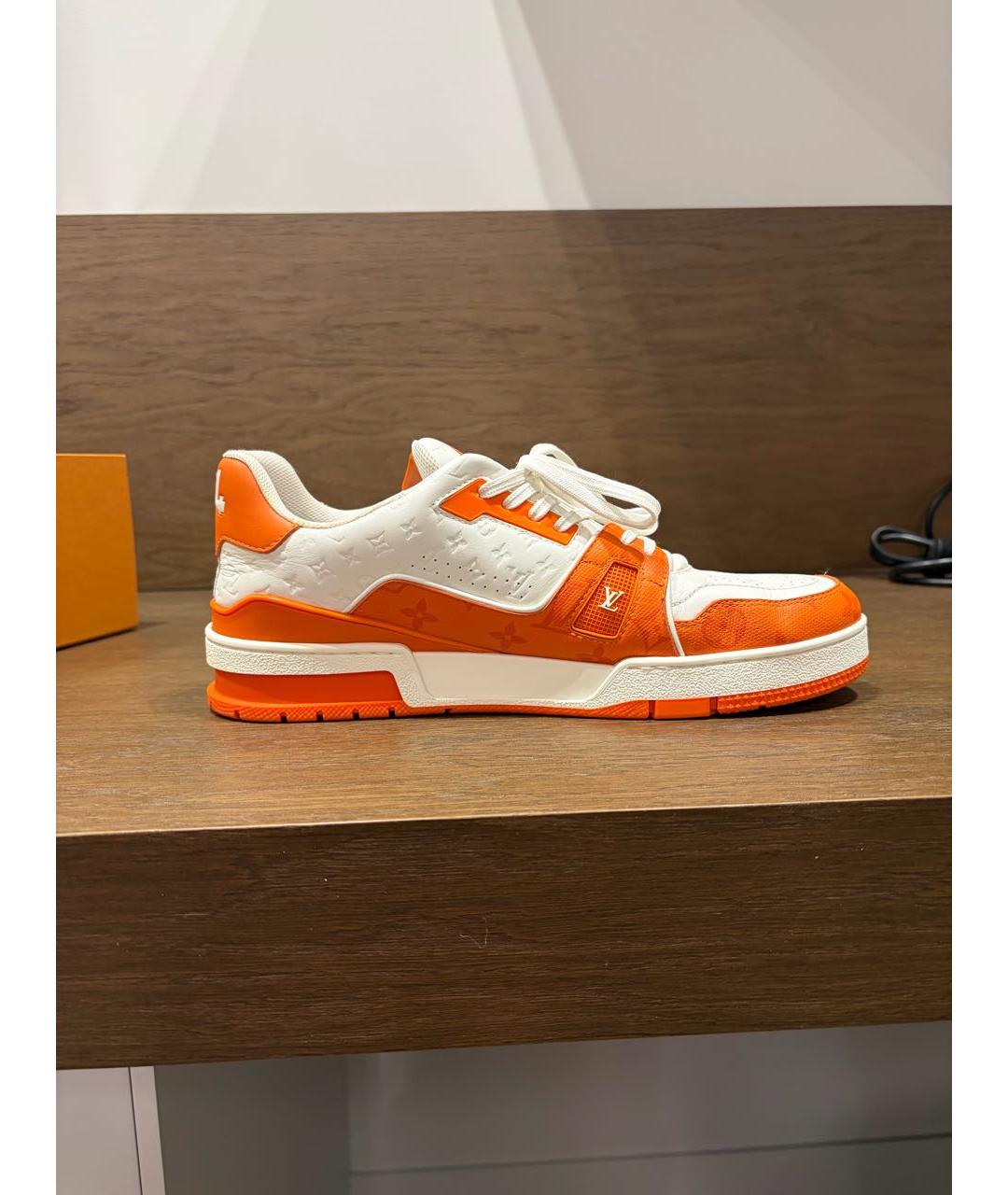 LOUIS VUITTON Оранжевое кожаные низкие кроссовки / кеды, фото 9