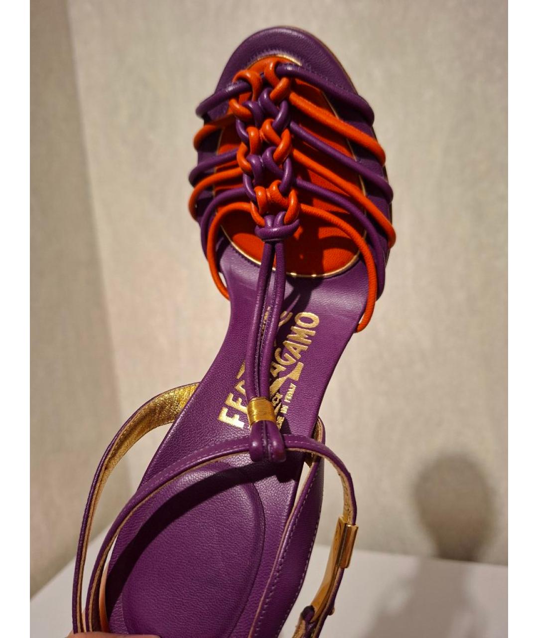 FERRAGAMO Фиолетовые кожаные босоножки, фото 6