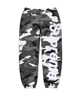 SUPREME Спортивные брюки и шорты