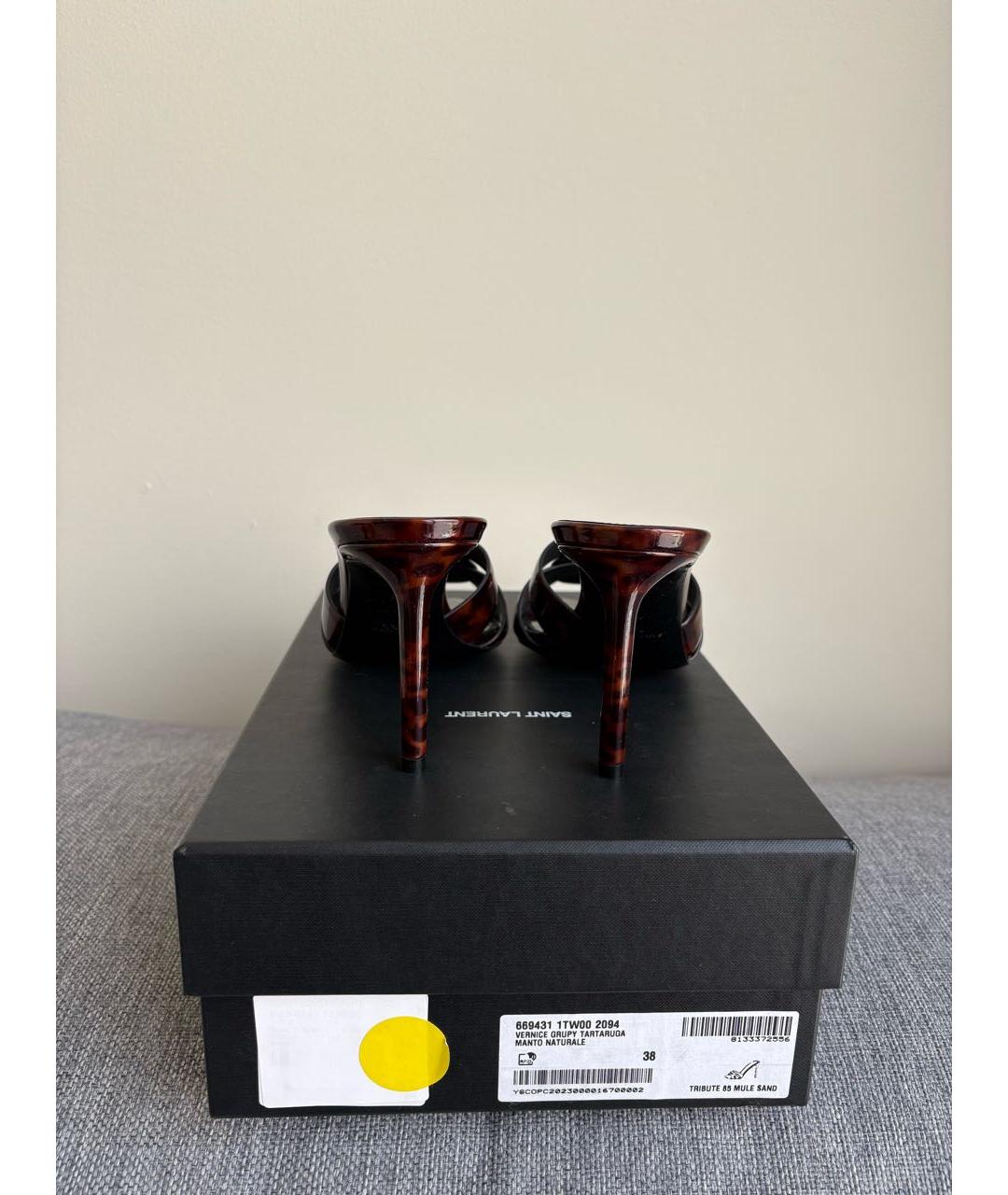 SAINT LAURENT Коричневые мюли из лакированной кожи, фото 4